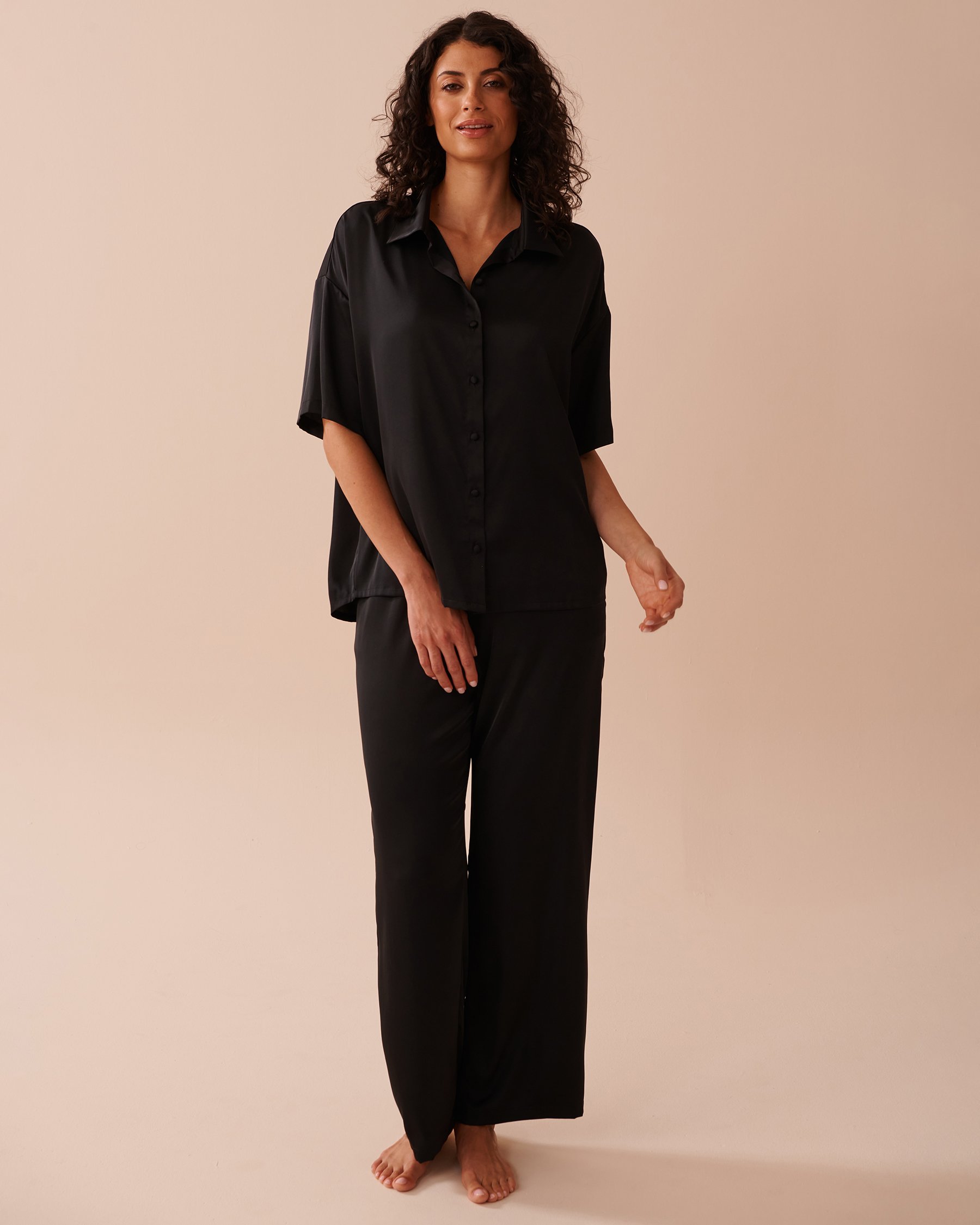 LA VIE EN ROSE Ensemble pyjama manches courtes en satin Noir 60400048 - Voir1