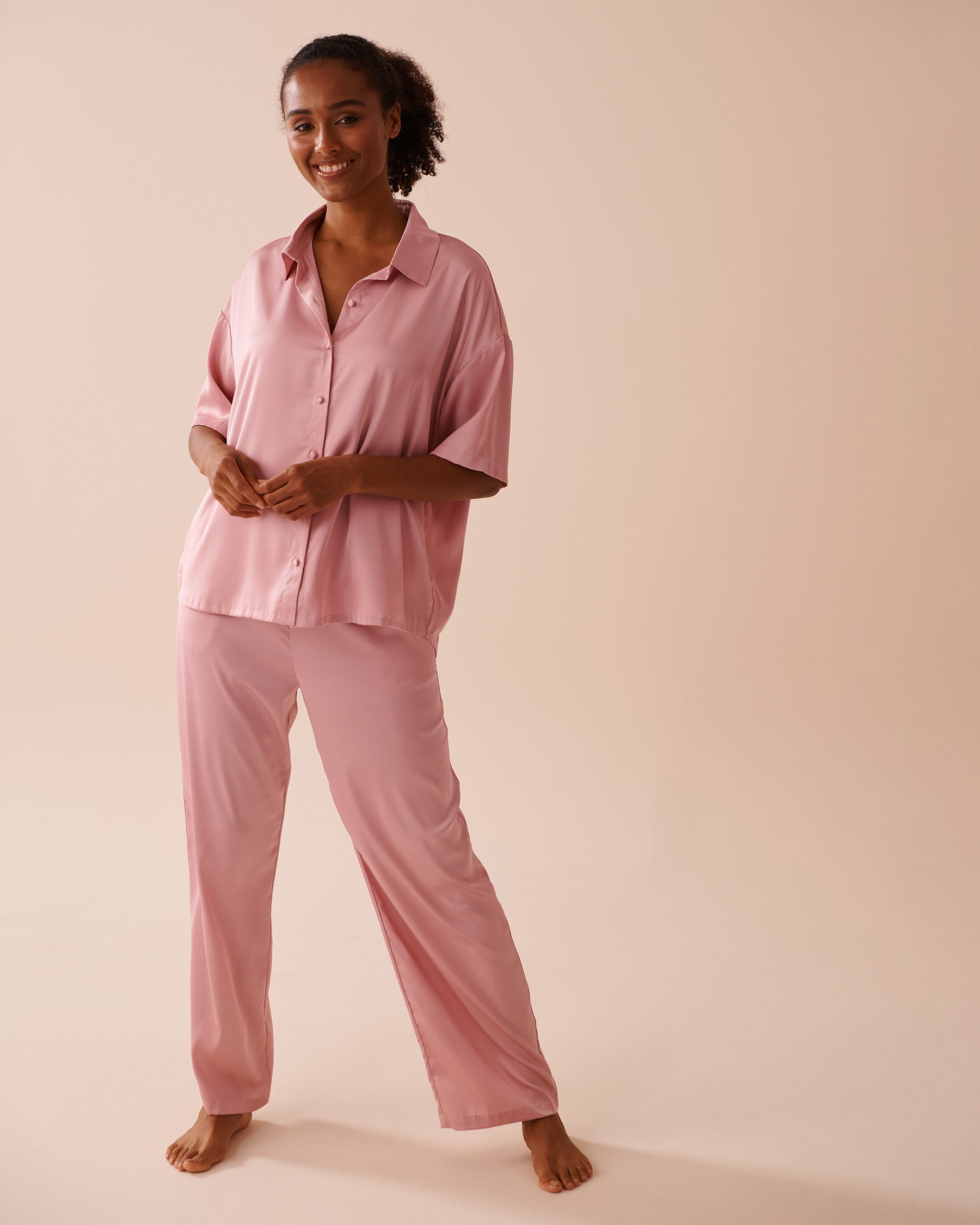 LA VIE EN ROSE Ensemble pyjama manches courtes en satin Rose tendre 60400048 - Voir1