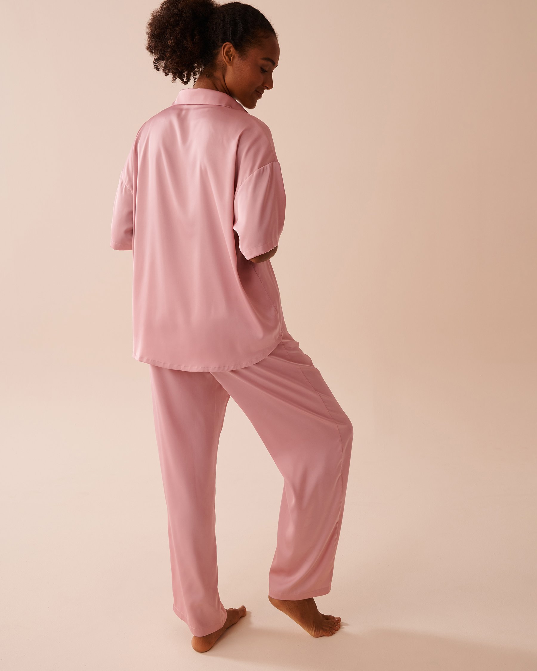 LA VIE EN ROSE Ensemble pyjama manches courtes en satin Rose tendre 60400048 - Voir2