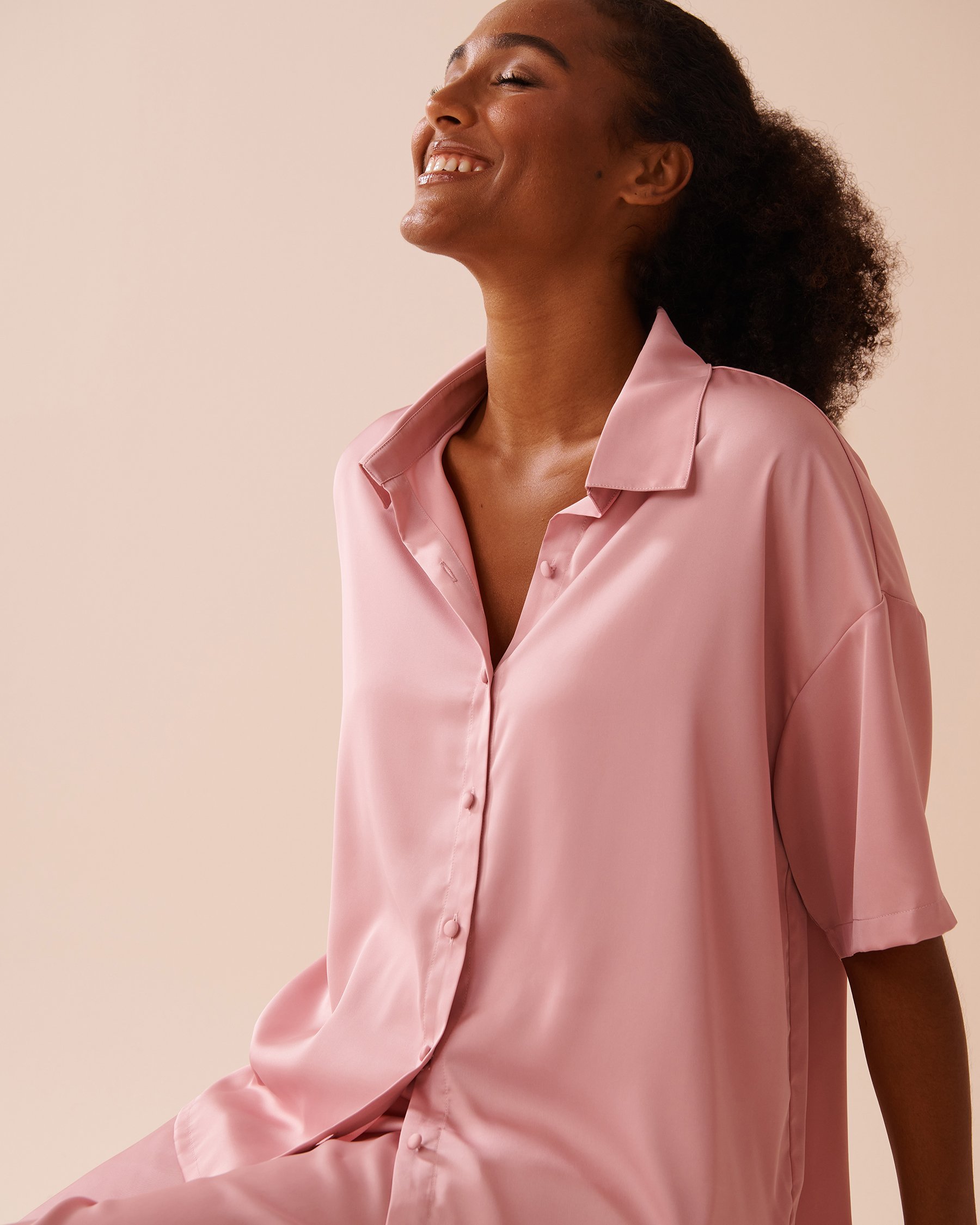 LA VIE EN ROSE Ensemble pyjama manches courtes en satin Rose tendre 60400048 - Voir3