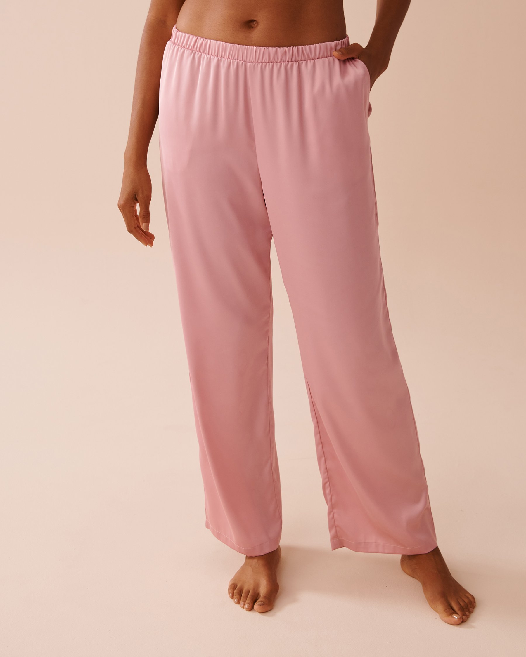 LA VIE EN ROSE Ensemble pyjama manches courtes en satin Rose tendre 60400048 - Voir4