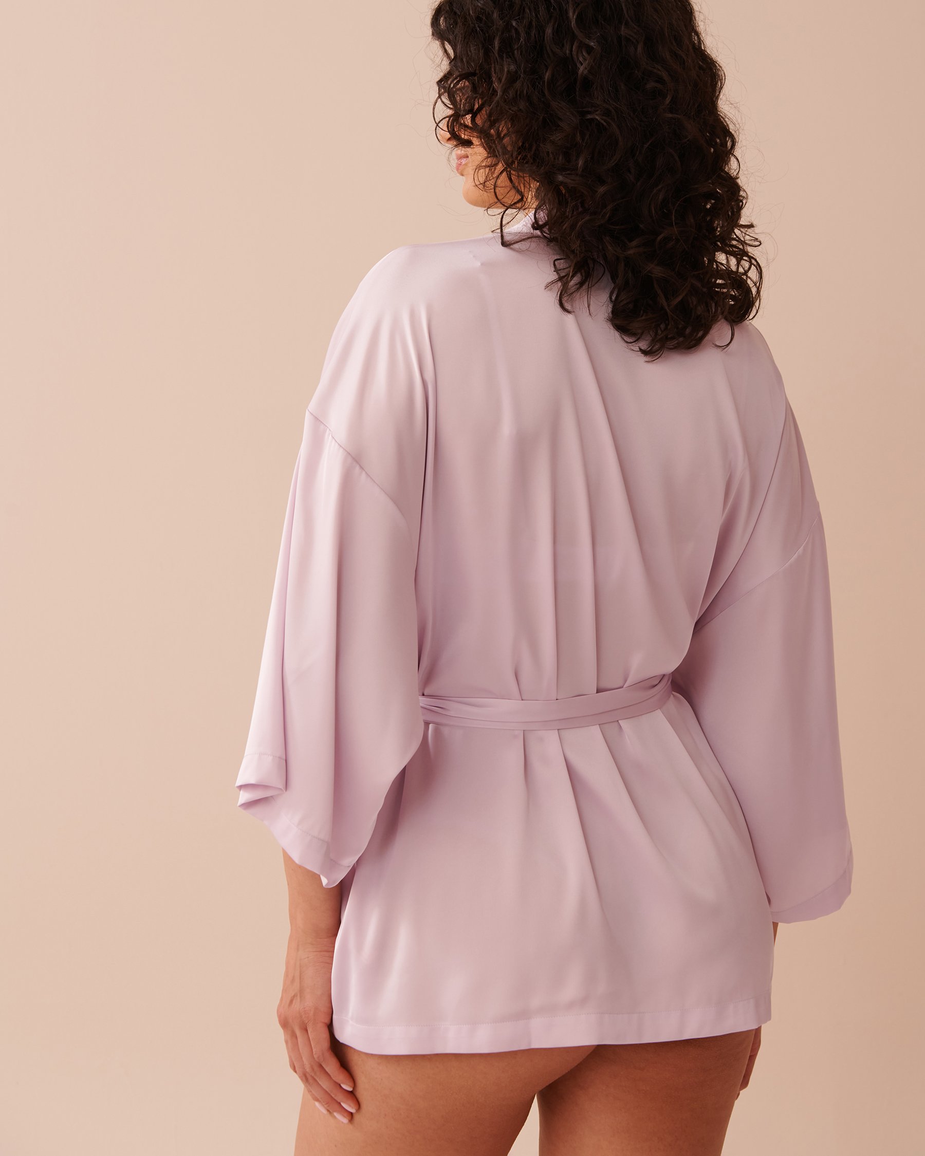 LA VIE EN ROSE Kimono court en satin Lavande 60600088 - View2