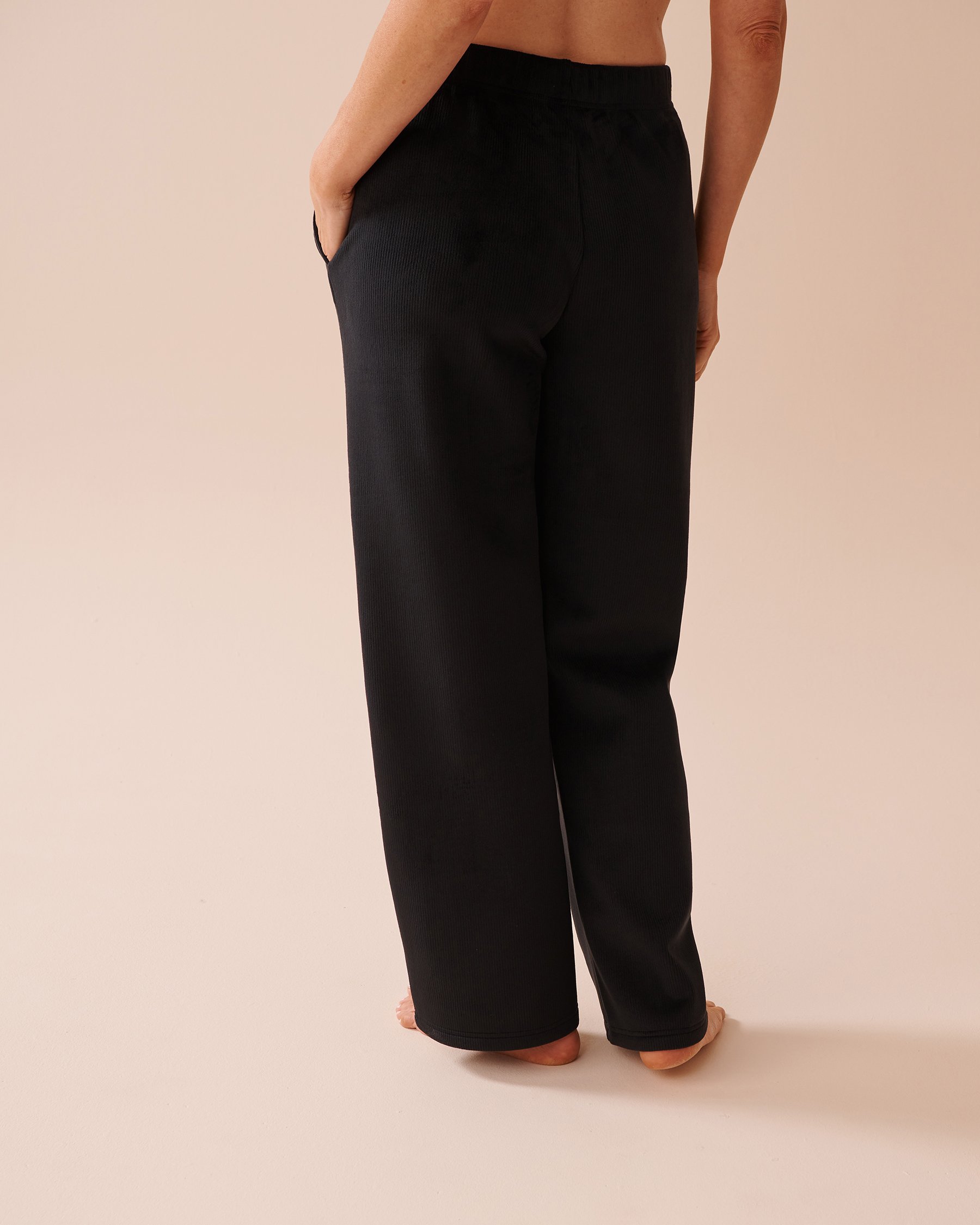 LA VIE EN ROSE Pantalon épais en tissu côtelé Noir 50200085 - Voir2