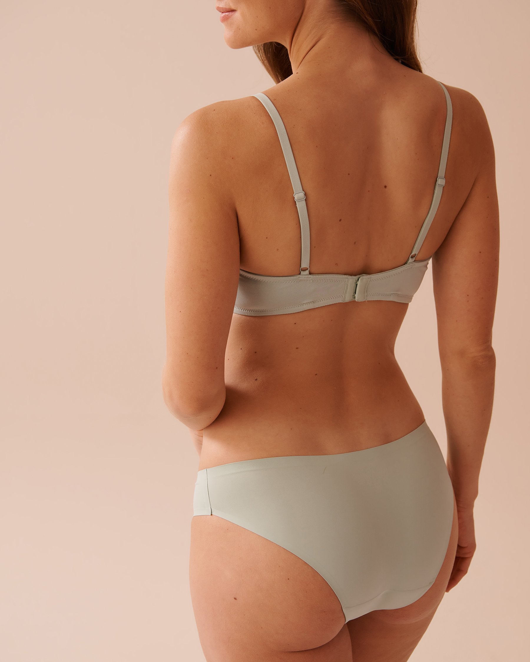 LA VIE EN ROSE Regular Absorbency Bikini Period Panty Frosty Green 20400017 - View4