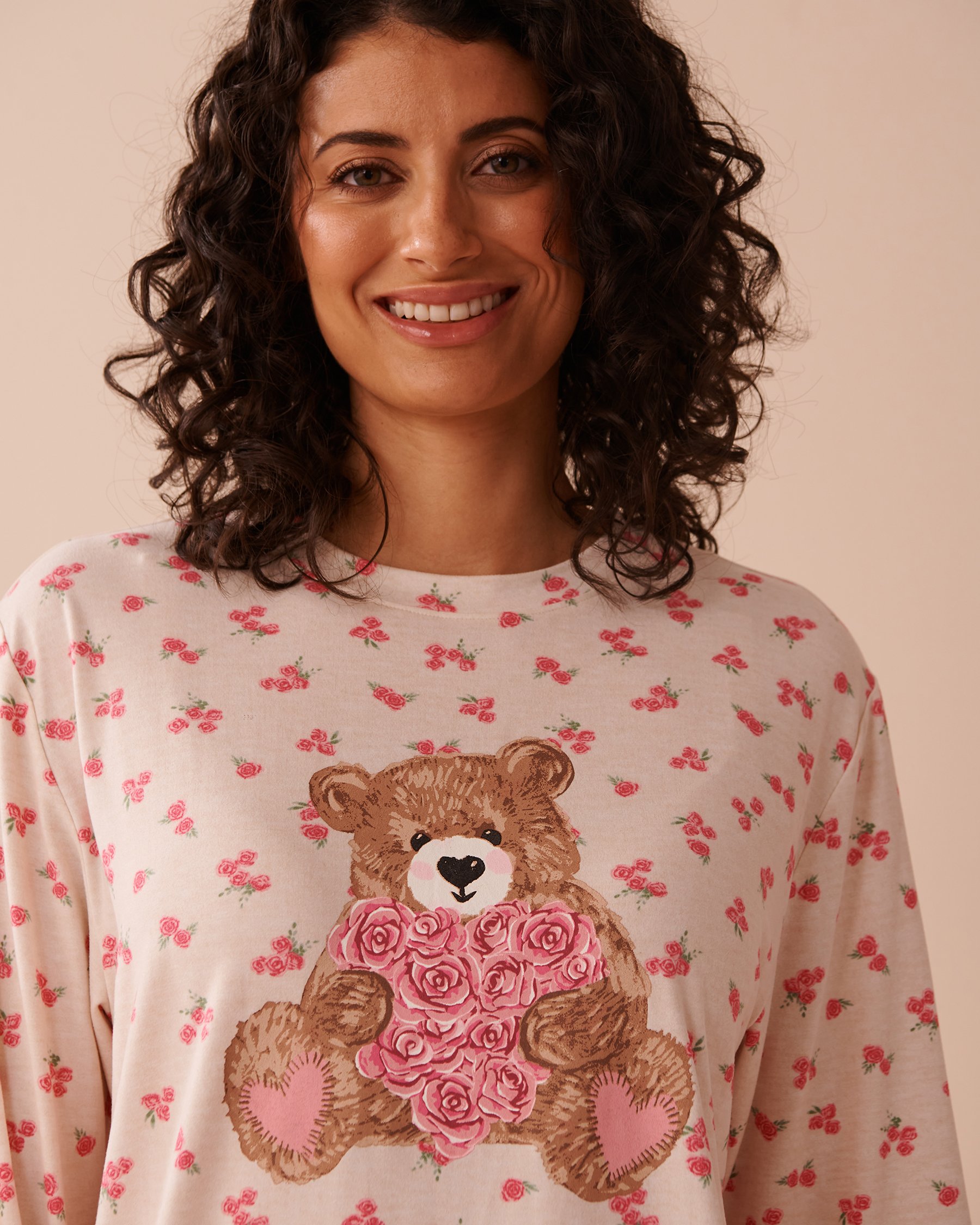 LA VIE EN ROSE Chandail manches longues ultra doux imprimé ourson et rose Avoine/Roses 40100686 - Voir3