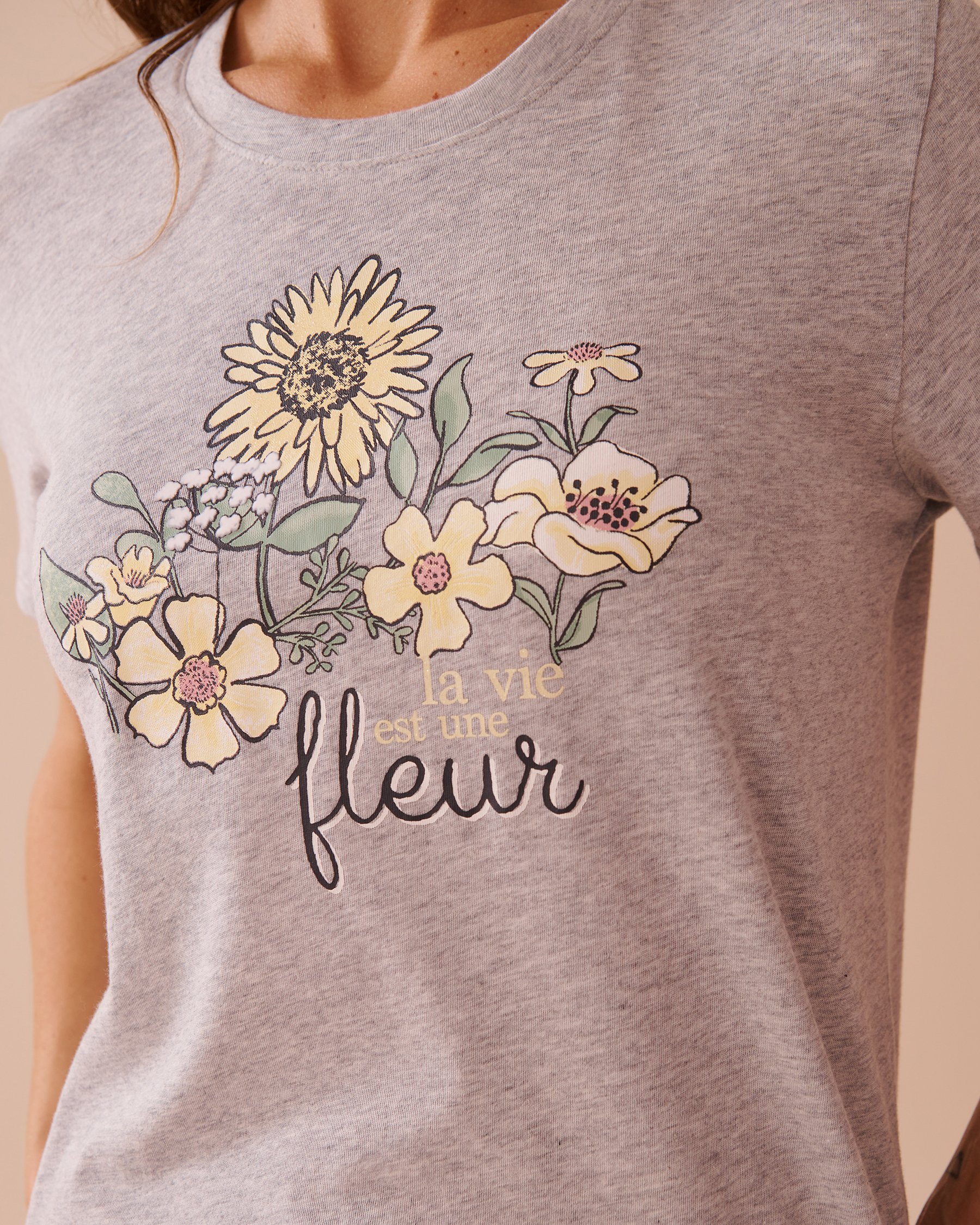 LA VIE EN ROSE Sunflower Print Crew Neck T-shirt Grey 40100693 - View3