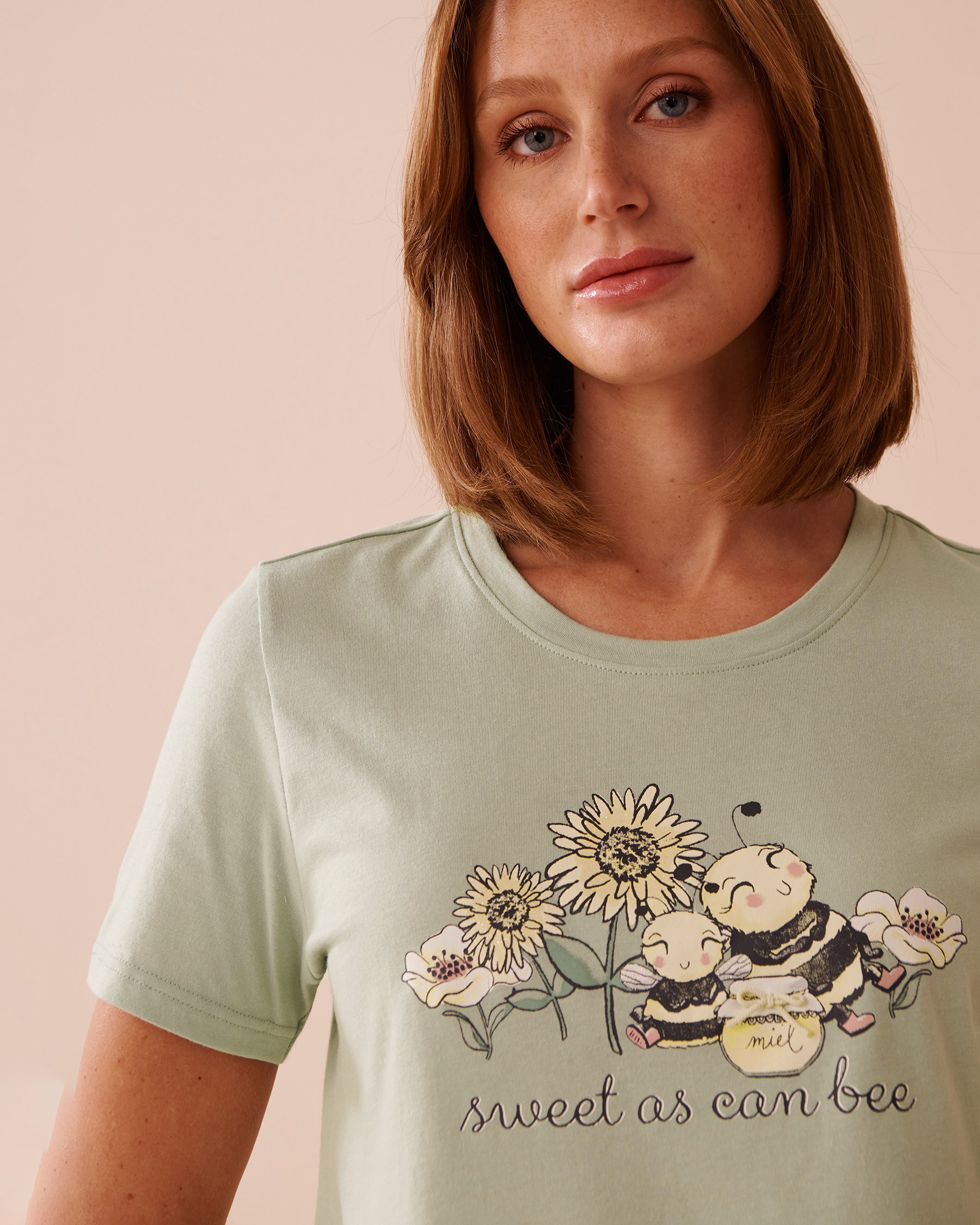 LA VIE EN ROSE T-shirt col rond en coton à imprimé abeille Vert menthe 40100693 - Voir3