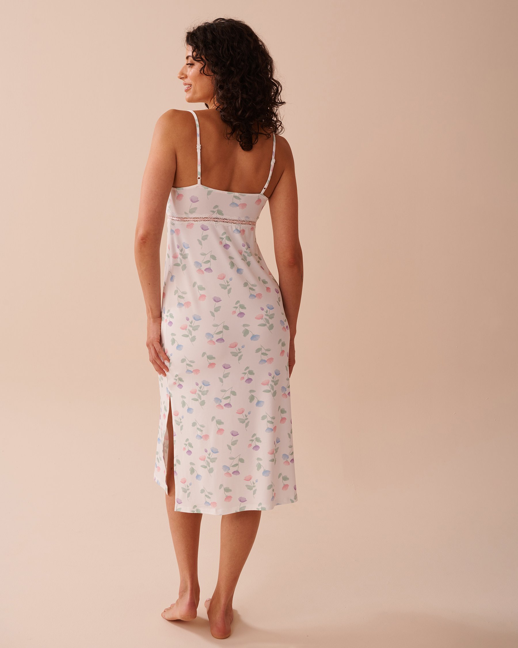 LA VIE EN ROSE Nuisette longue ultra douce imprimé tulipe Blanc/Tulipes pastel 40500407 - Voir2
