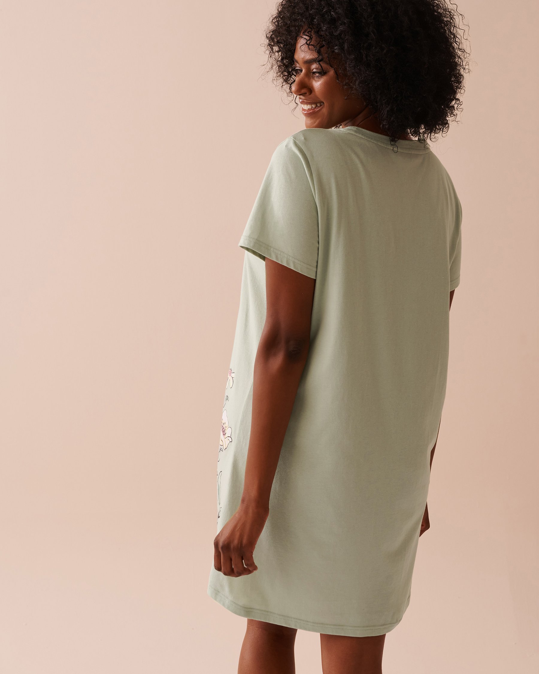 LA VIE EN ROSE Chemise de nuit manches courtes à imprimé tournesol Vert glacé 40500412 - Voir2