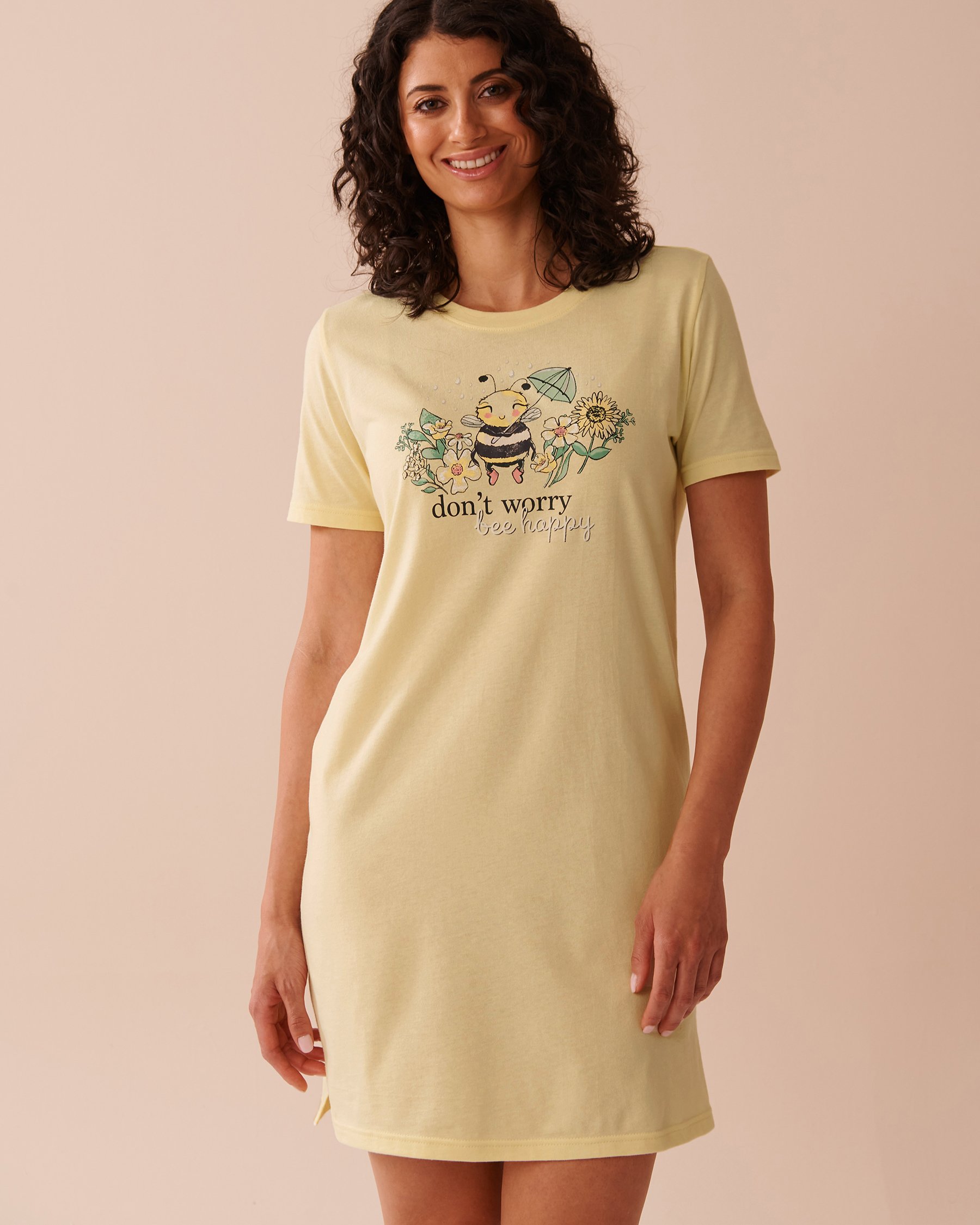 LA VIE EN ROSE Chemise de nuit manches courtes à imprimé abeille Jaune pâle 40500412 - Voir1