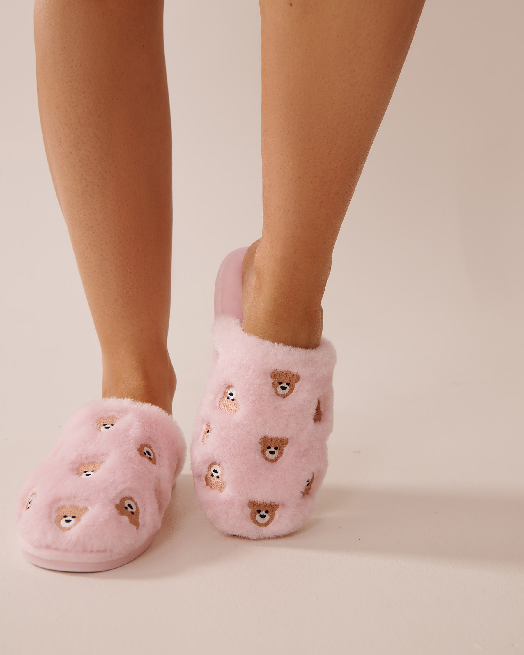 LA VIE EN ROSE Faux Wool Embroidered Slippers Fairy Pink 40700372 - View1