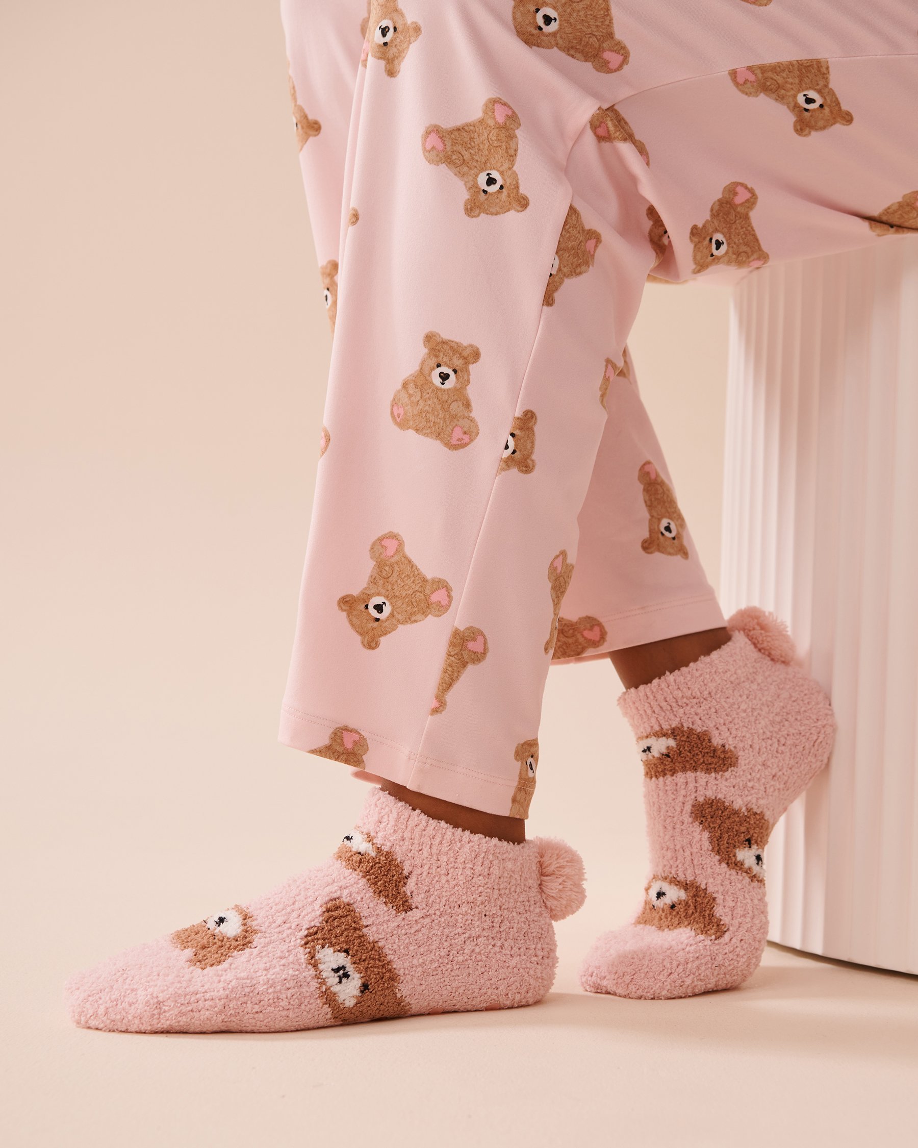 LA VIE EN ROSE Bas en peluche douce à pompon Rose/Oursons 40700374 - View2