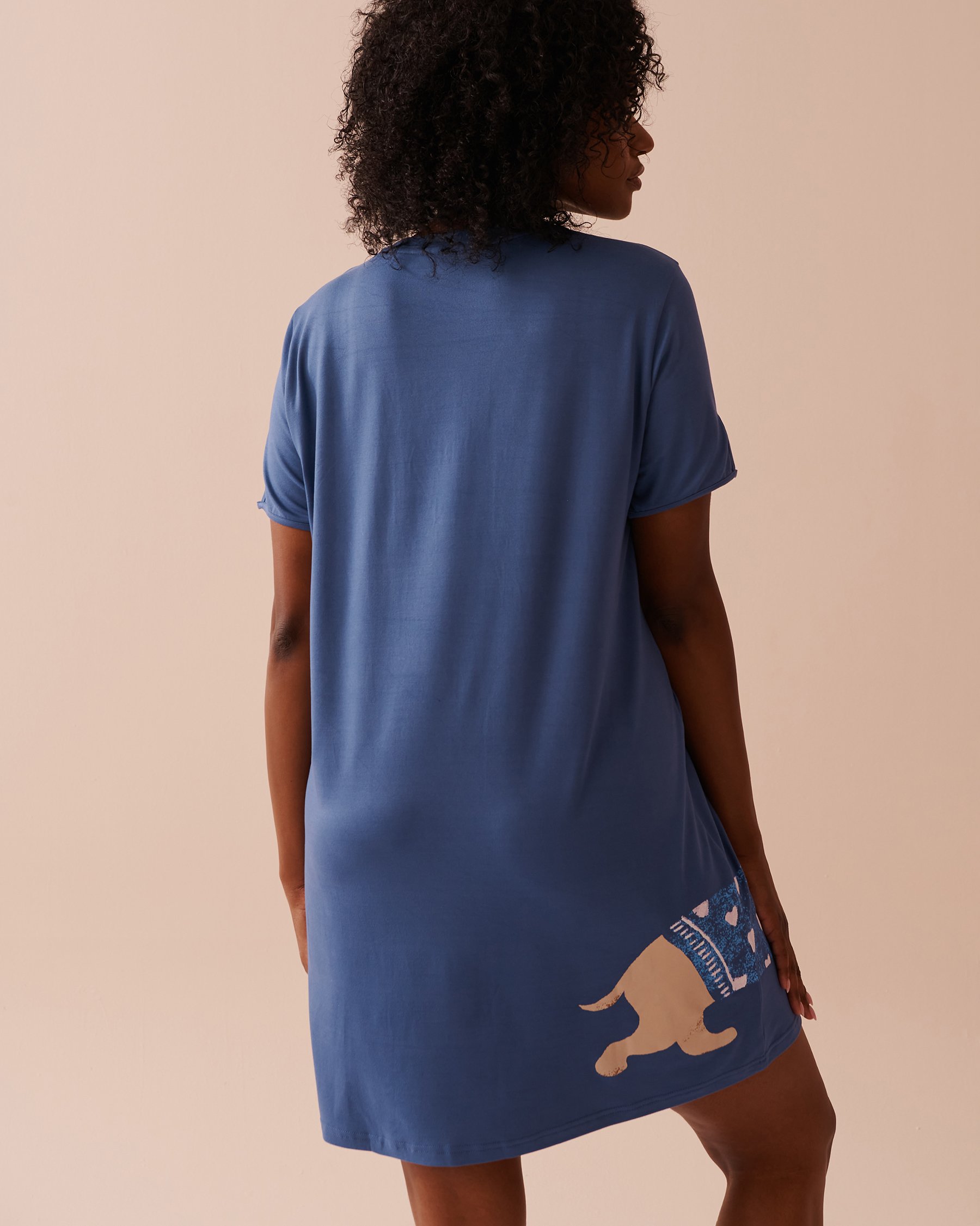 LA VIE EN ROSE Chemise de nuit manches courtes ultra douce imprimé chien Bleu grisé 40500402 - View7