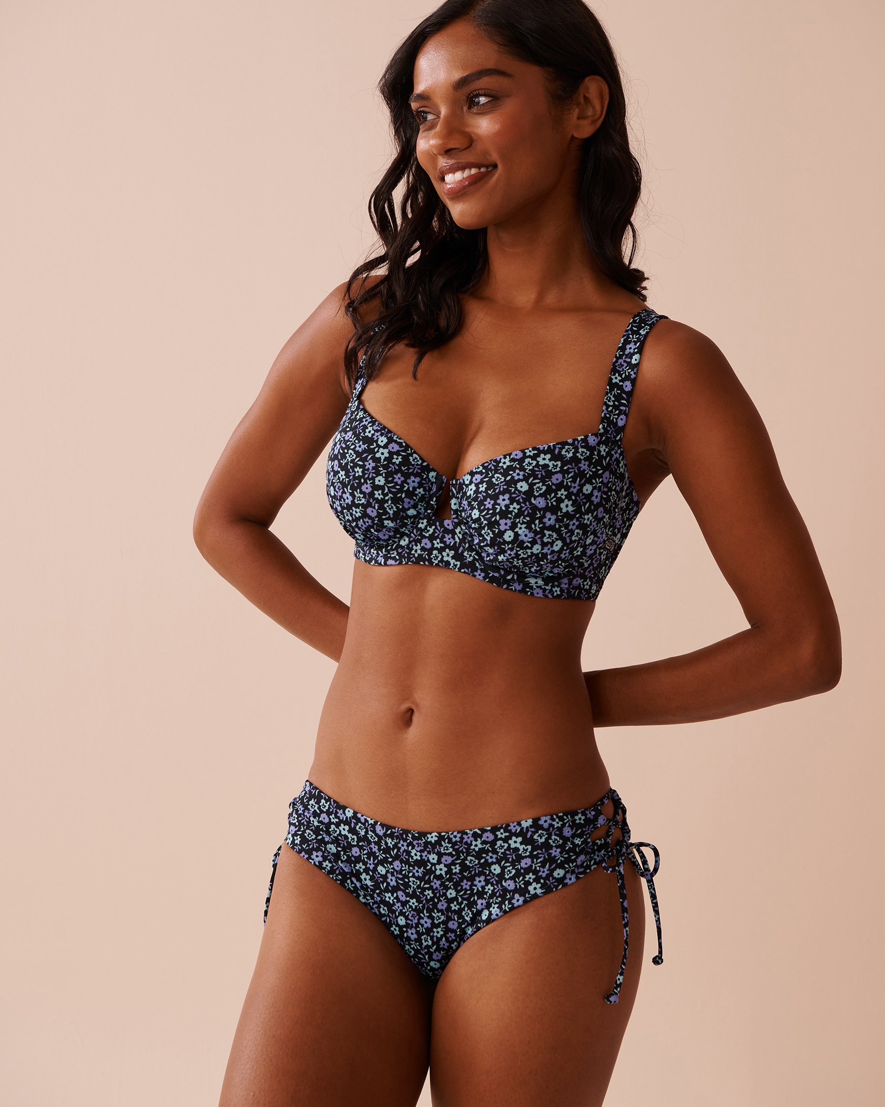 LA VIE EN ROSE AQUA Haut de bikini balconnet bonnet D en fibres recyclées PERIWINKLE FLOWERS Pervenche en fleurs 70200153 - Voir1
