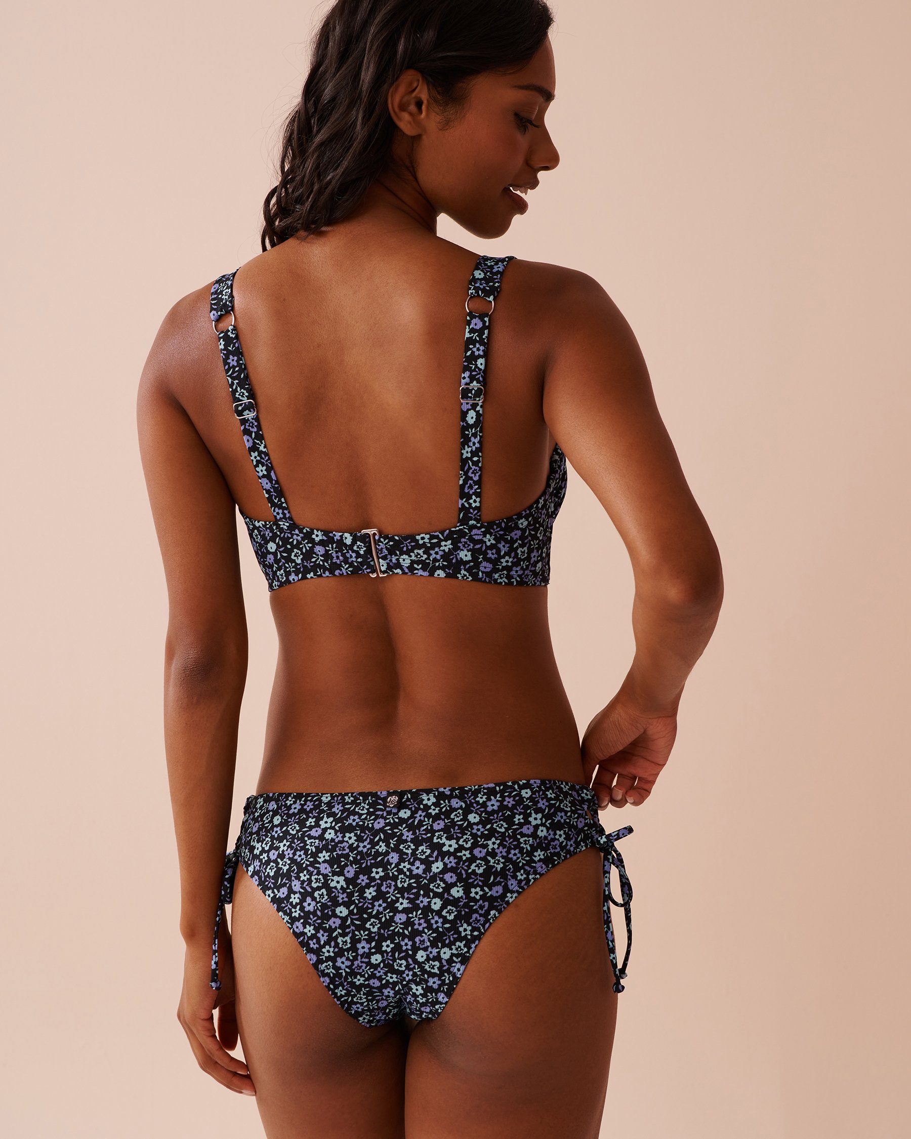 LA VIE EN ROSE AQUA Haut de bikini balconnet bonnet D en fibres recyclées PERIWINKLE FLOWERS Pervenche en fleurs 70200153 - Voir2