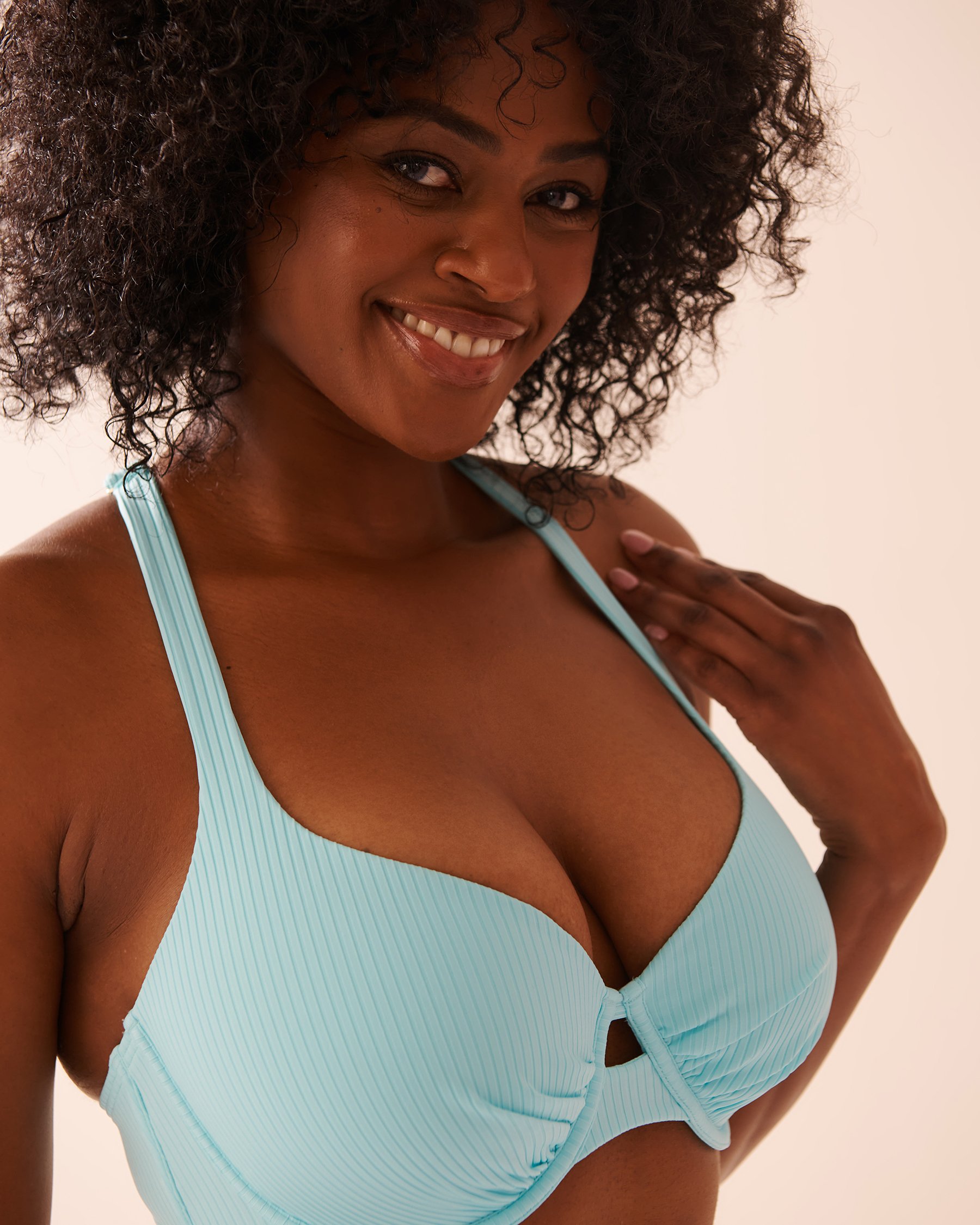 LA VIE EN ROSE AQUA CYAN BLUE Textured D Cup Full Coverage Bikini Top Cyan Blue 70200150 - View3