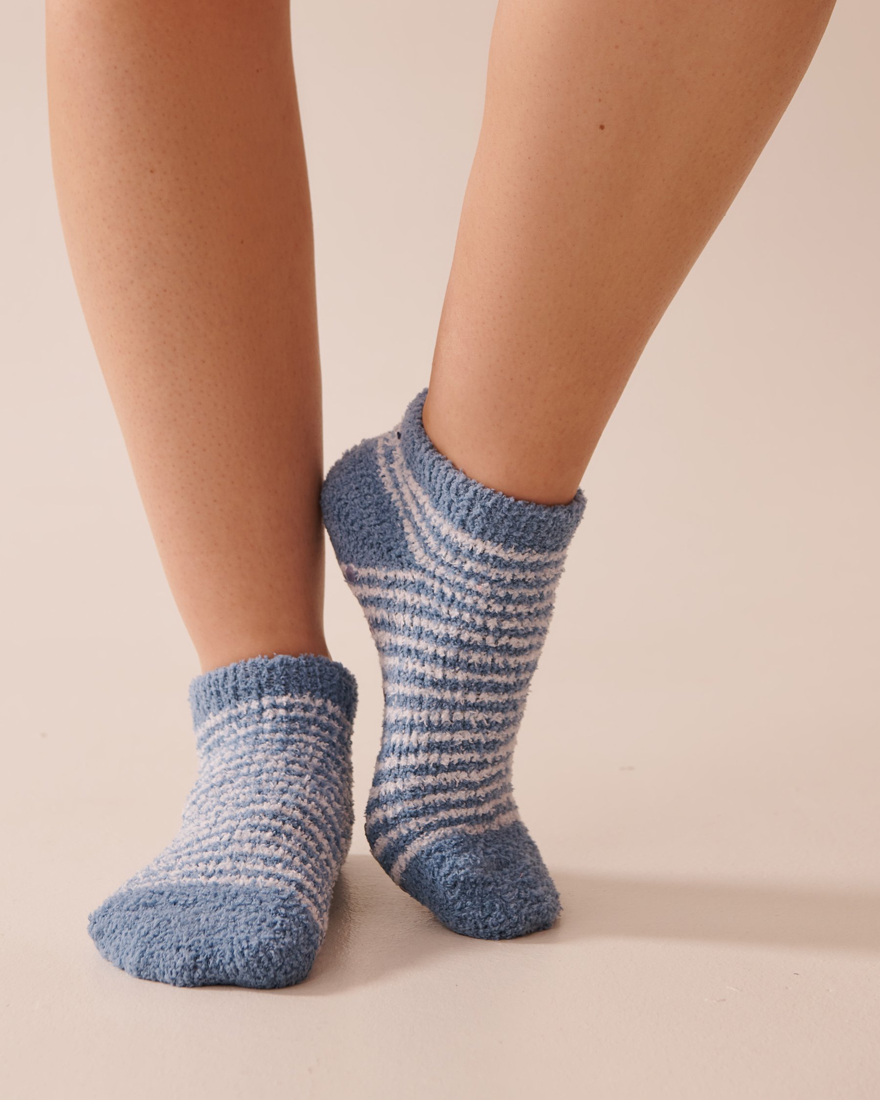 LA VIE EN ROSE Soft Plush Stripe Socks Cloud Blue Stripes 40700381 - View1