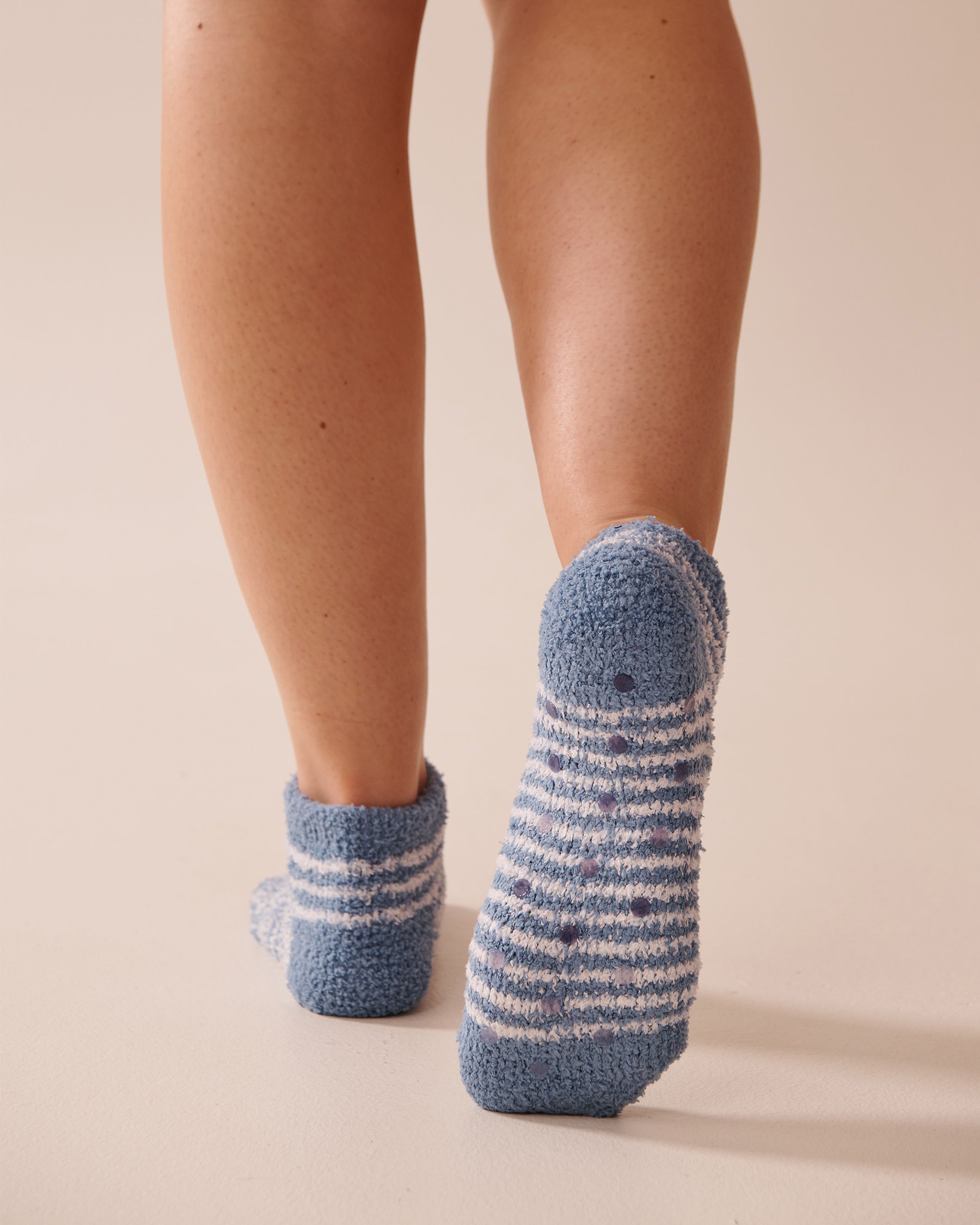 LA VIE EN ROSE Soft Plush Stripe Socks Cloud Blue Stripes 40700381 - View2