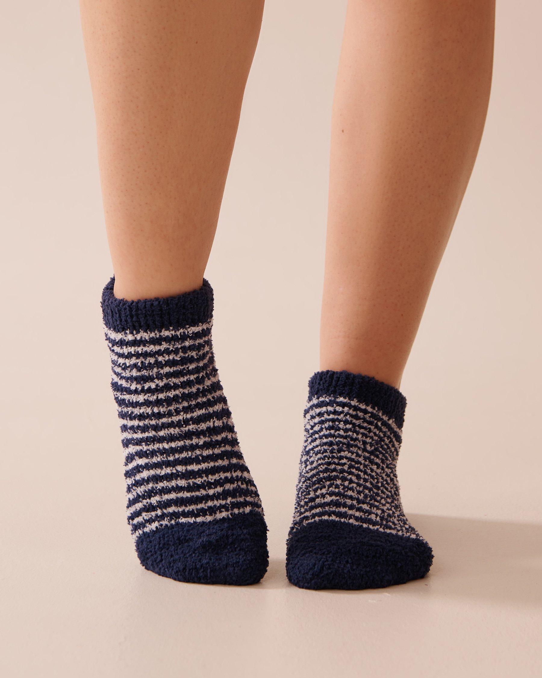 LA VIE EN ROSE Soft Plush Stripe Socks Navy Blue Stripes 40700381 - View1