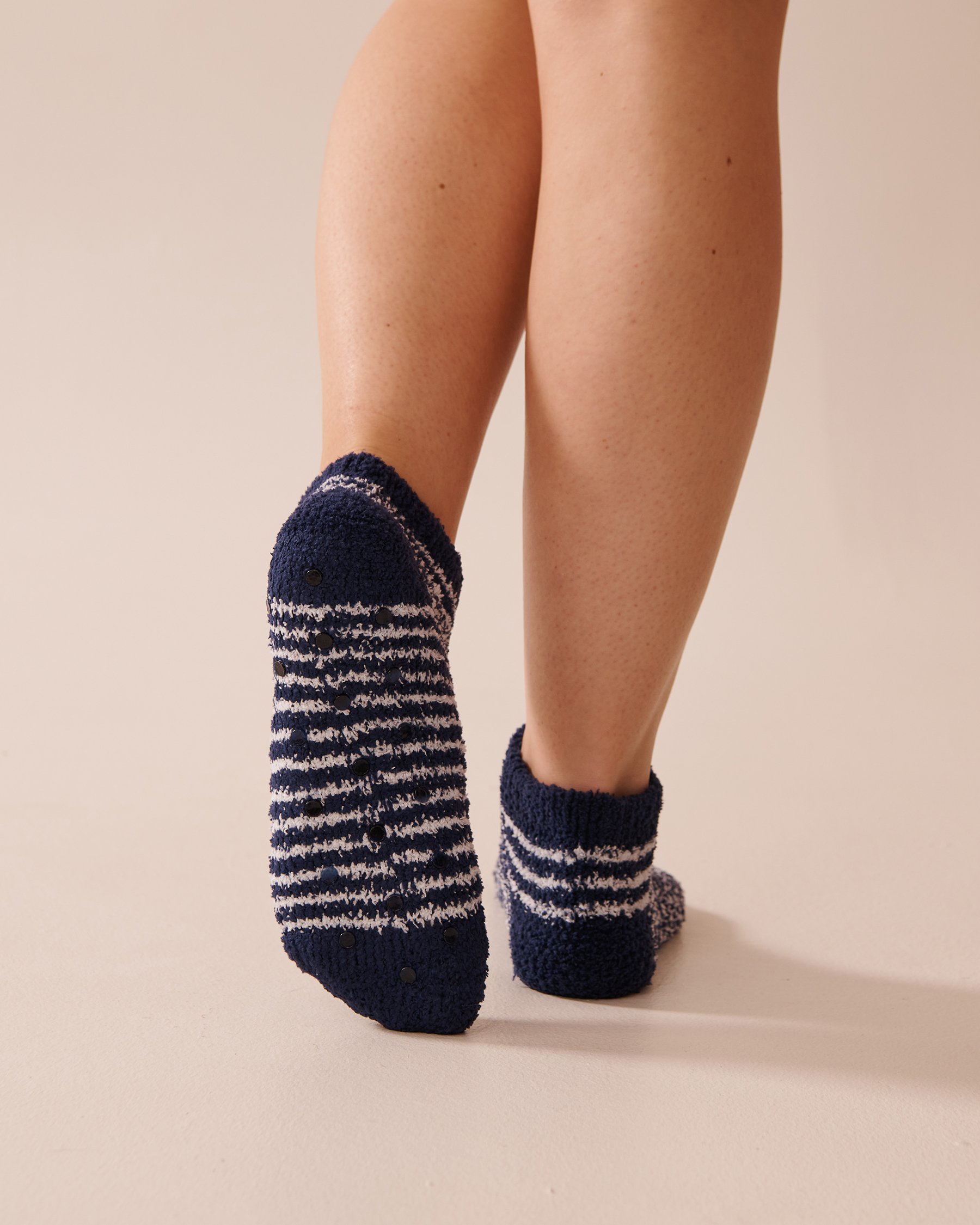 LA VIE EN ROSE Soft Plush Stripe Socks Navy Blue Stripes 40700381 - View2