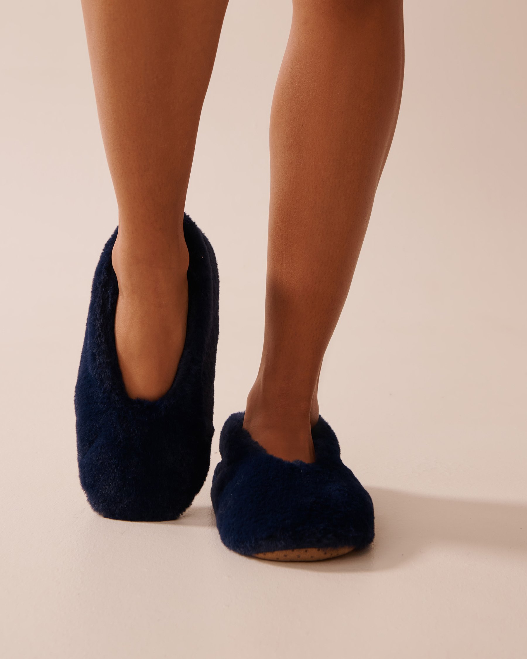 LA VIE EN ROSE Faux Fur Slipper Socks Navy Blue 40700379 - View2