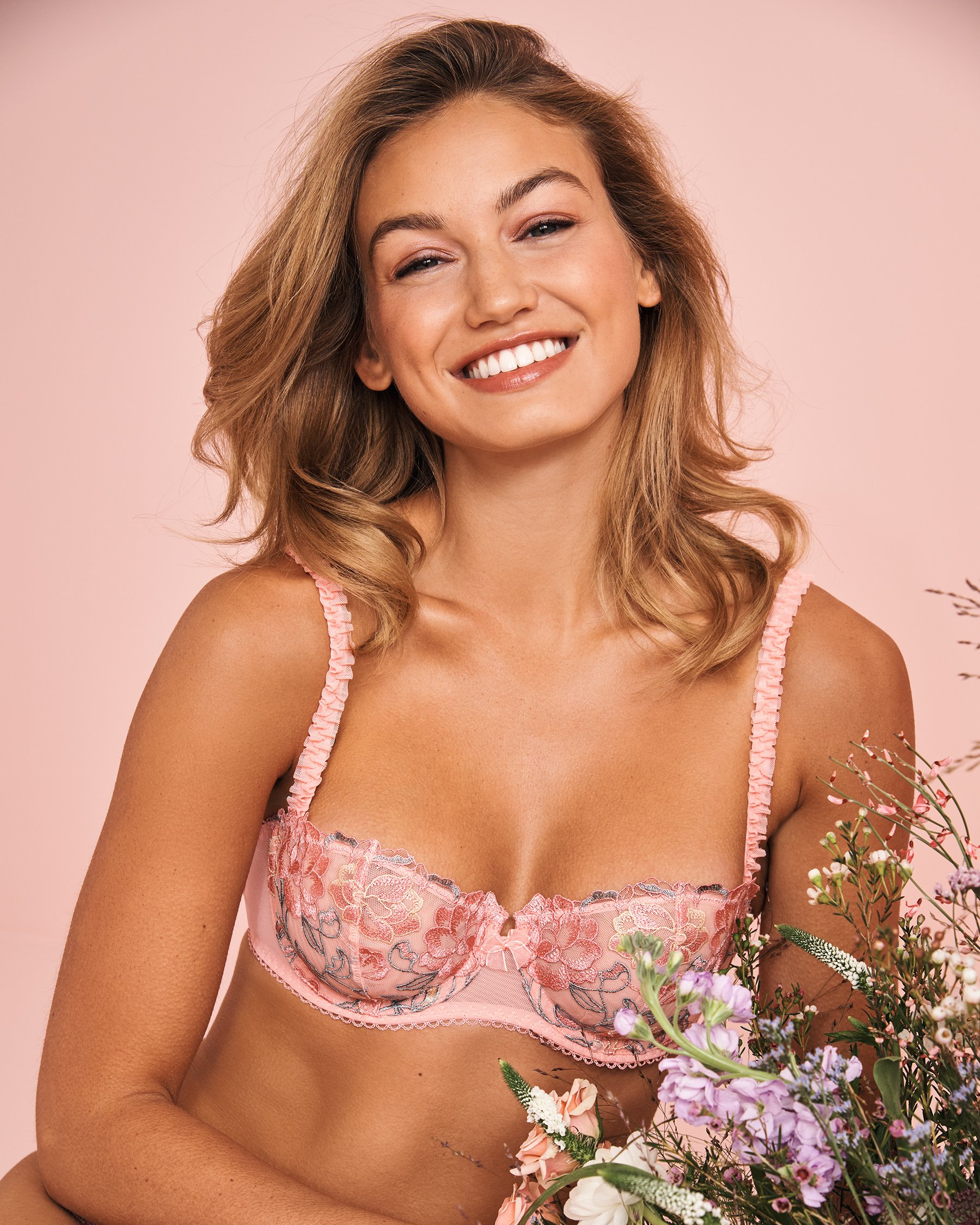 LA VIE EN ROSE Soutien-gorge sans doublure balconnet Fleurs rose pêche 10100170 - Voir1