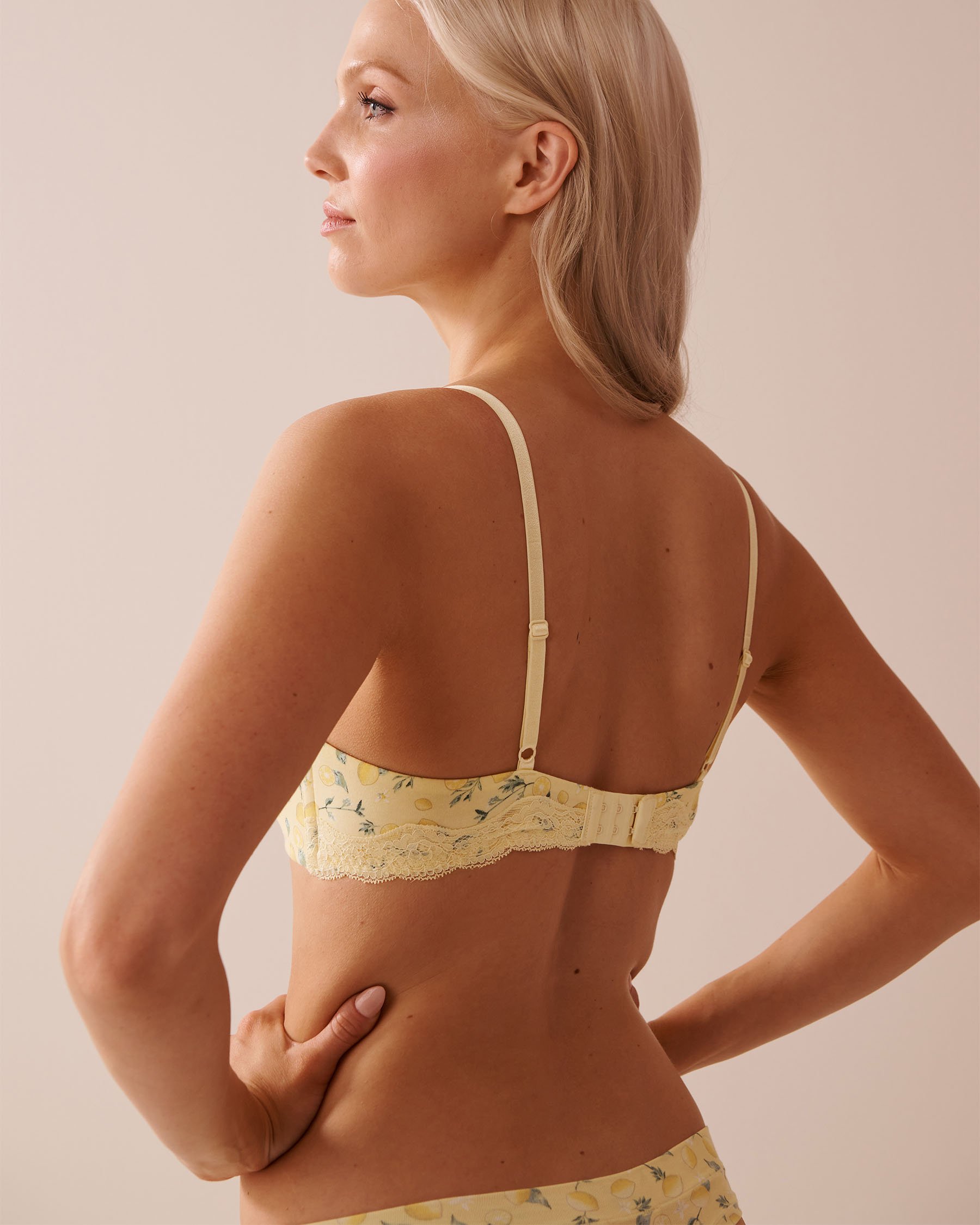 LA VIE EN ROSE Lightly Lined Wireless Modal and Lace Bra Yellow/Lemon 10200470 - View2