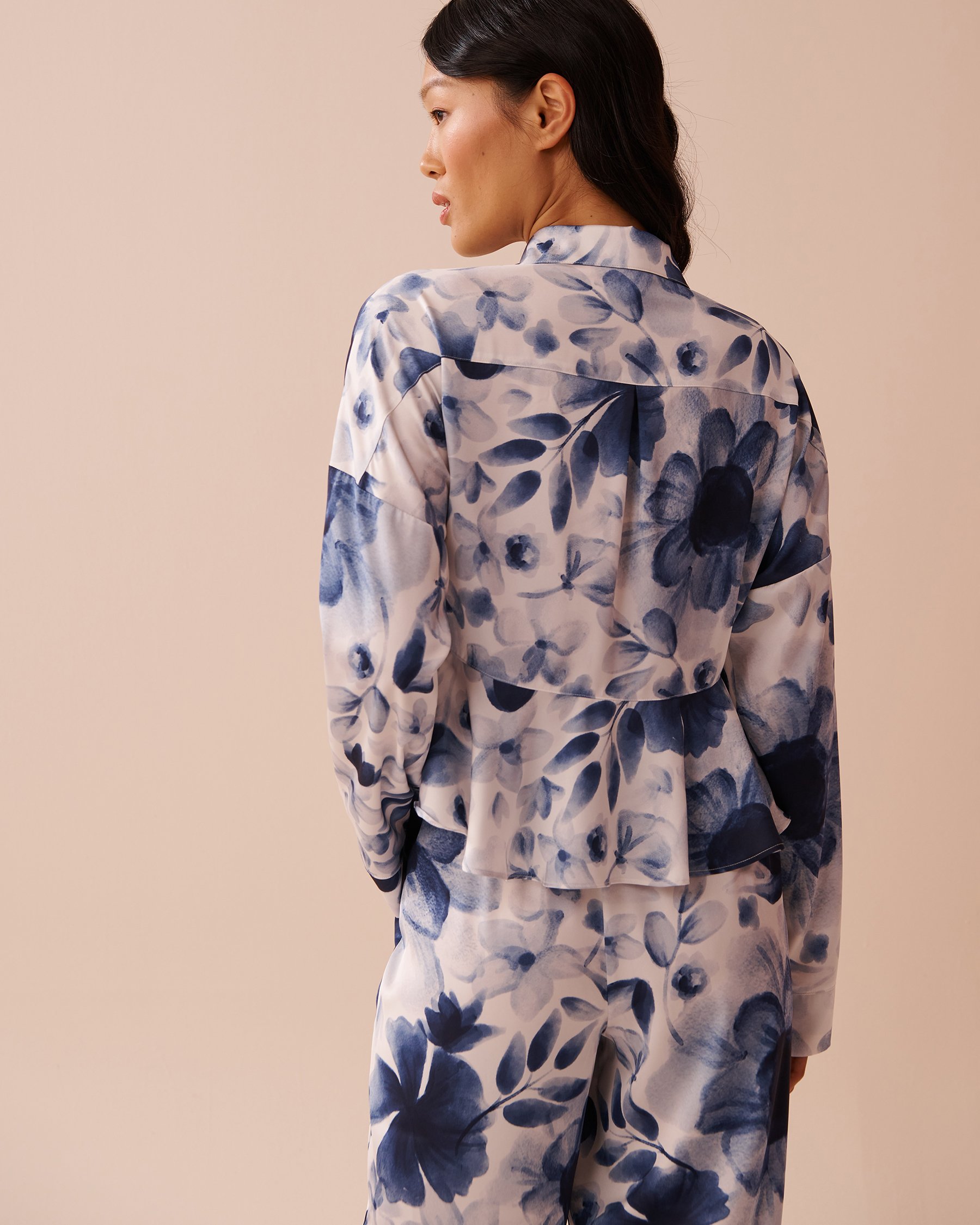 LA VIE EN ROSE Blue Floral Print Satin Flared Button-down Shirt Night Garden 60100126 - View4