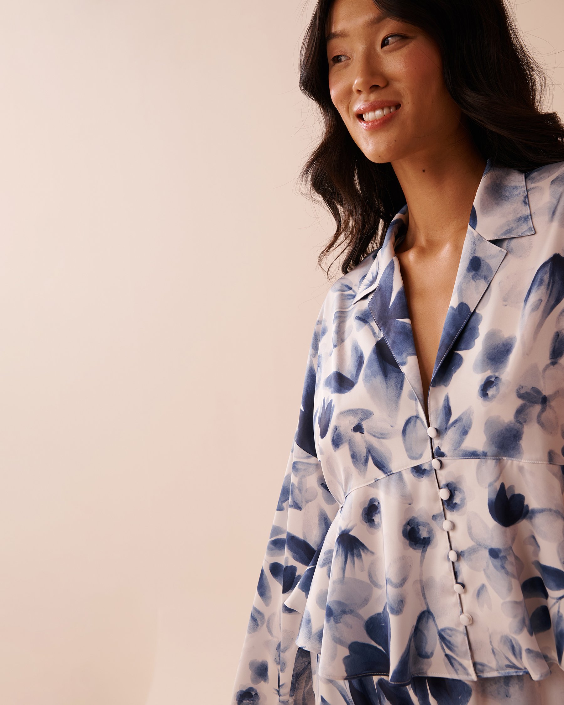 LA VIE EN ROSE Blue Floral Print Satin Flared Button-down Shirt Night Garden 60100126 - View7