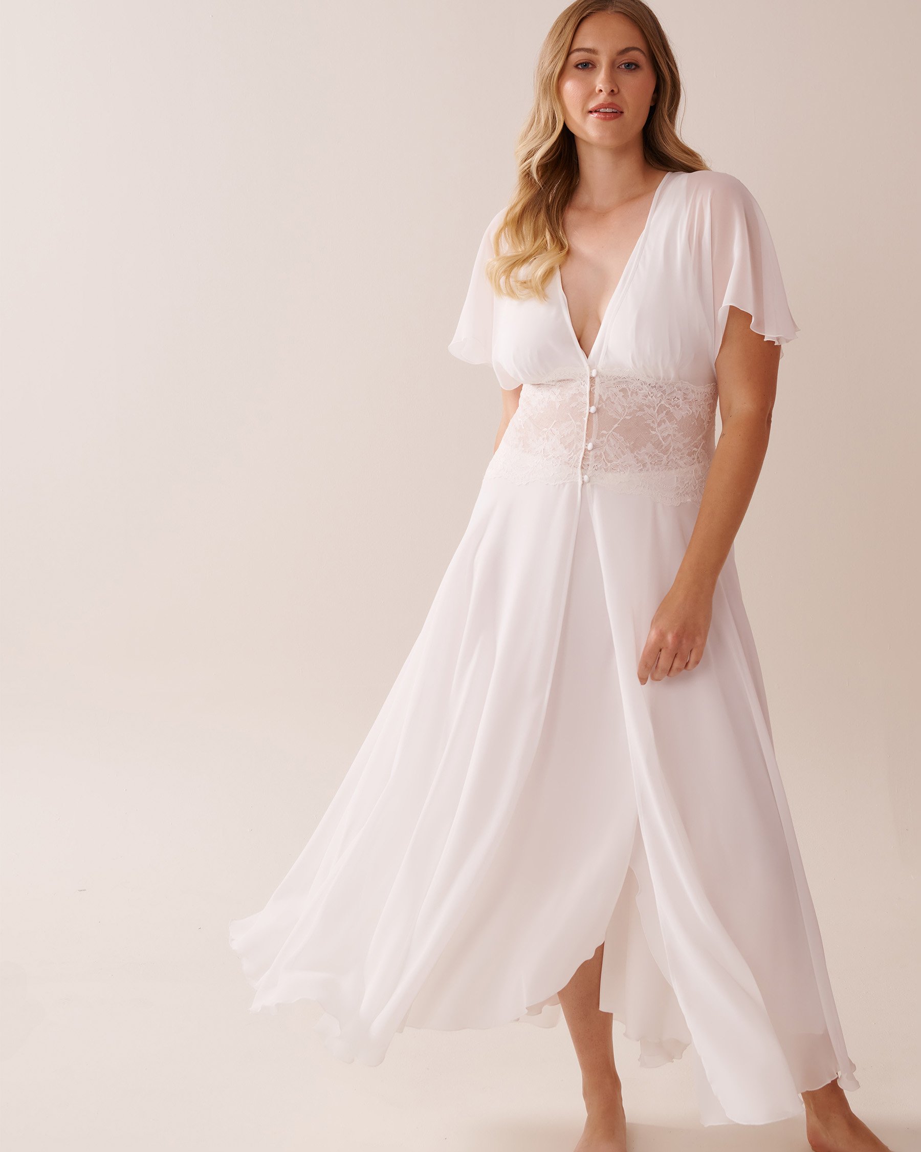 LA VIE EN ROSE Chiffon and Lace Open Front Nightie White 60500180 - View5