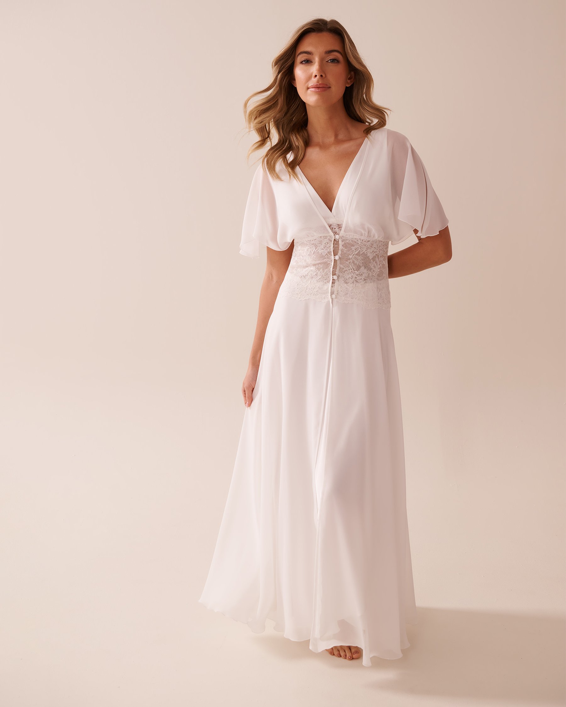 LA VIE EN ROSE Chiffon and Lace Open Front Nightie White 60500180 - View8