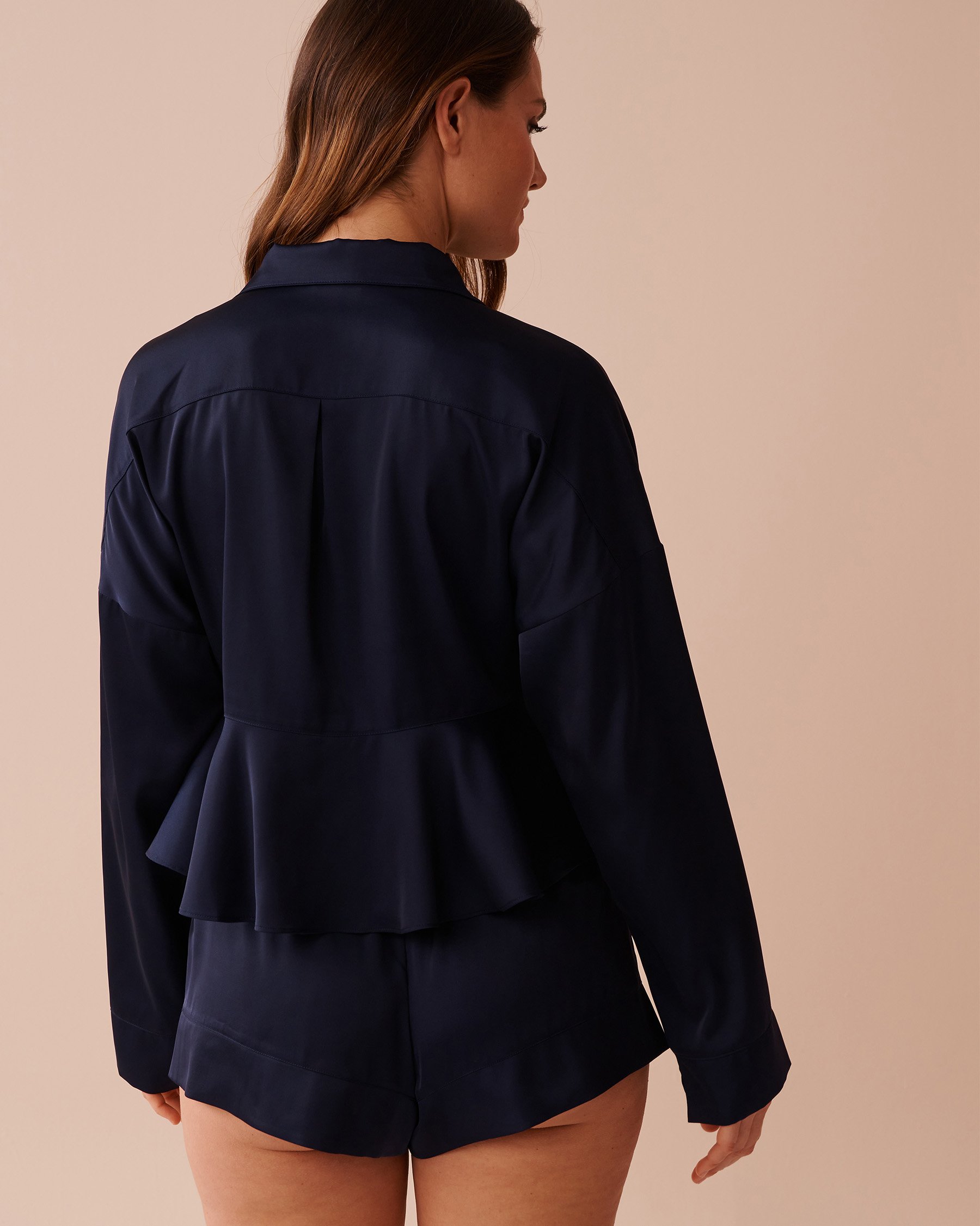 LA VIE EN ROSE Chemisier évasé en satin Bleu nuit 60100126 - View2