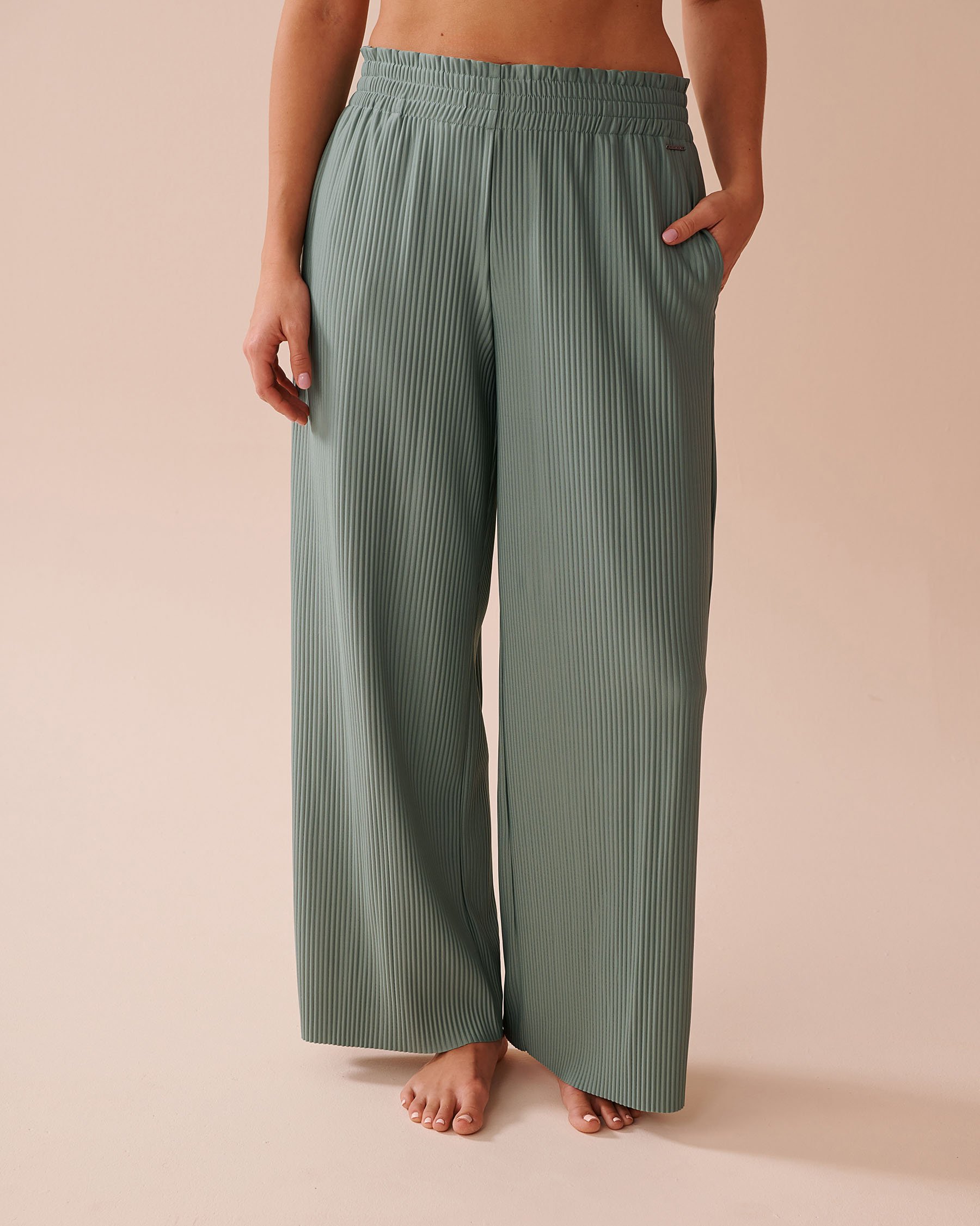 LA VIE EN ROSE Pantalon à effet plissé Vert olive 50200089 - Voir1