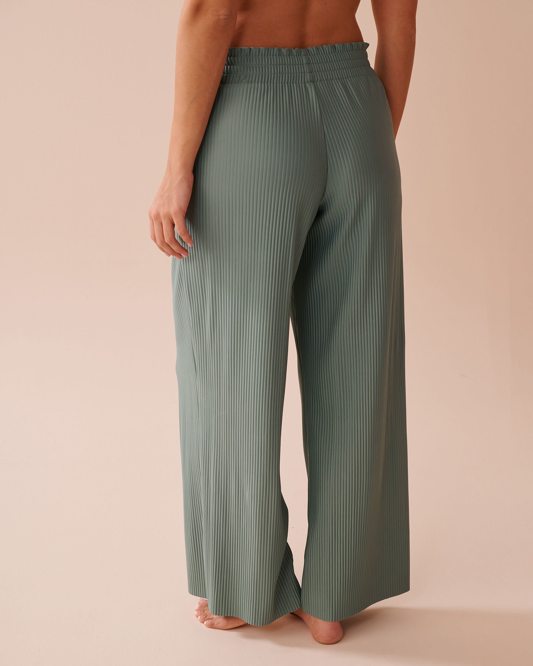 LA VIE EN ROSE Pantalon à effet plissé Vert olive 50200089 - Voir2