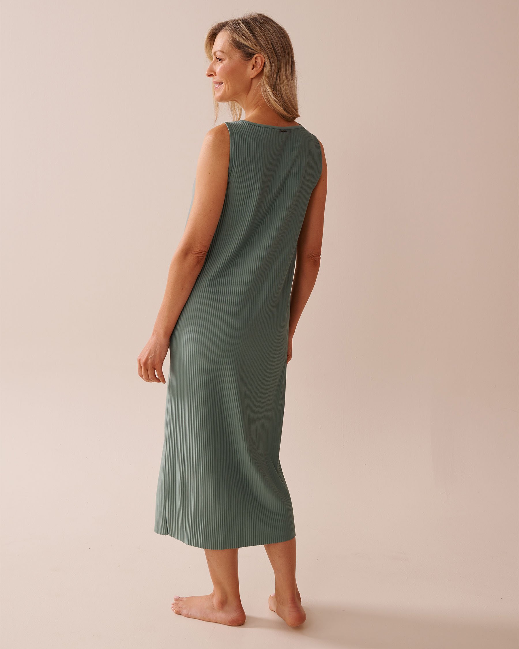 LA VIE EN ROSE Pleated Effect Long Sleeveless Dress Olive Green 50400041 - View2