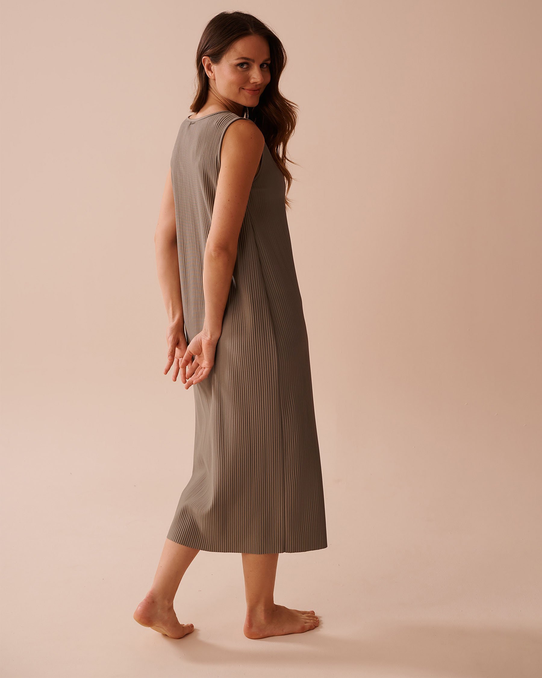 LA VIE EN ROSE Pleated Effect Long Sleeveless Dress Brown 50400041 - View2