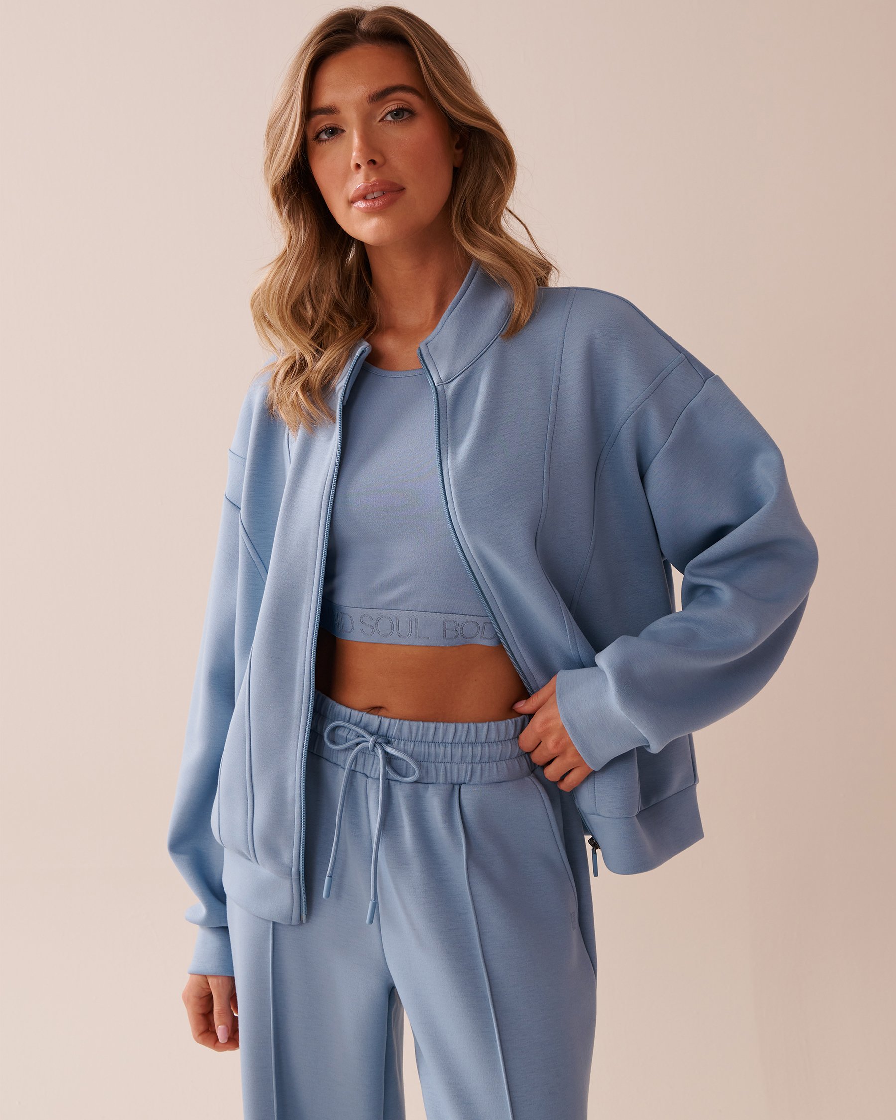 LA VIE EN ROSE Zip-up Sweatshirt Cloud Blue 50100100 - View4