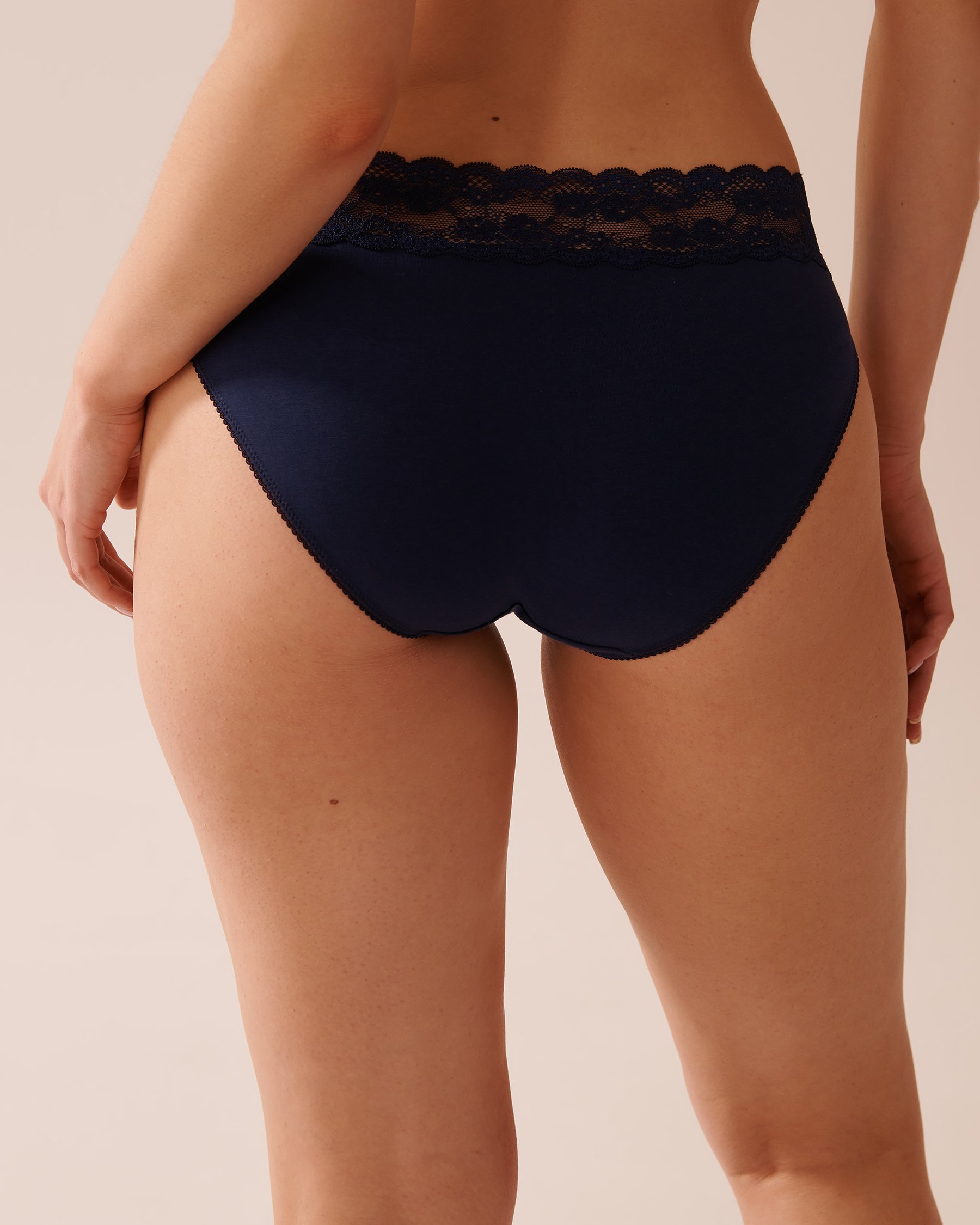LA VIE EN ROSE Culotte bikini coton et bande de dentelle Bleu marine 20100570 - View2