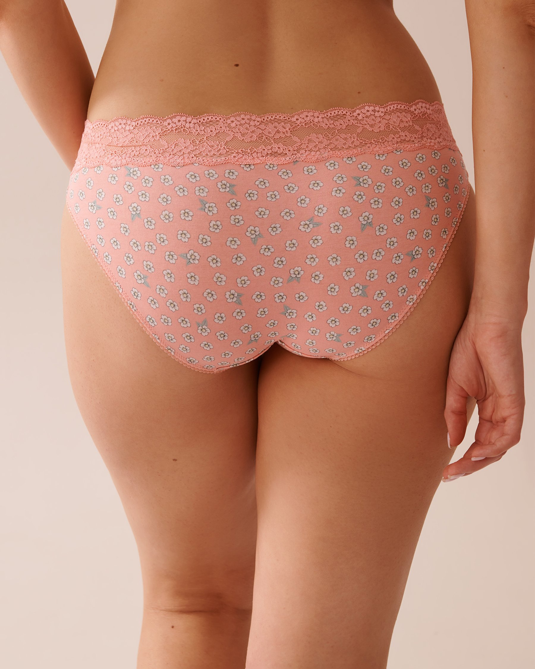 LA VIE EN ROSE Cotton and Lace Band Bikini Panty Peachy Pink/Ditsy Flowers 20100570 - View2