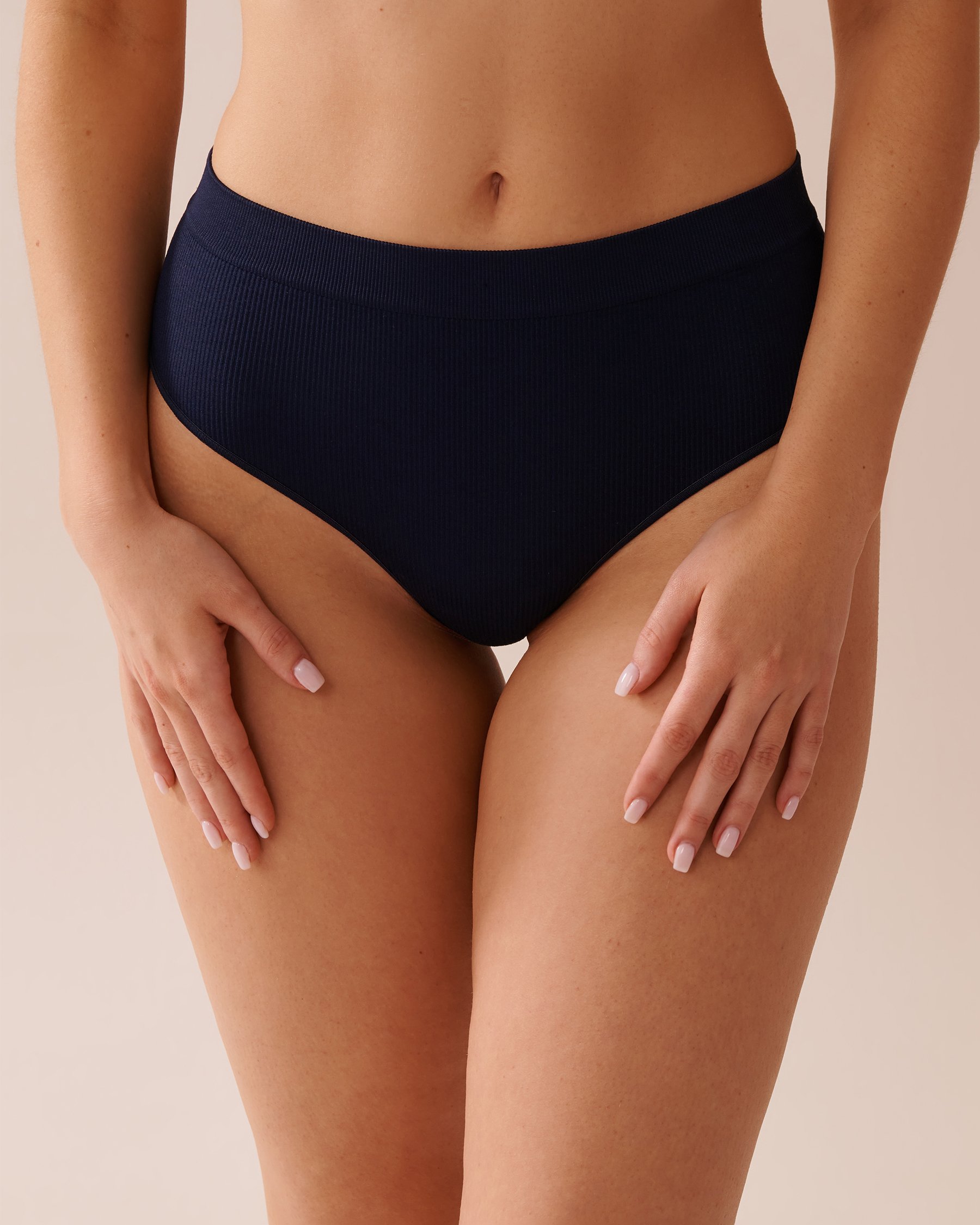 LA VIE EN ROSE Seamless Fabric Ribbed High Waist Thong Panty Navy Blue 20200592 - View1