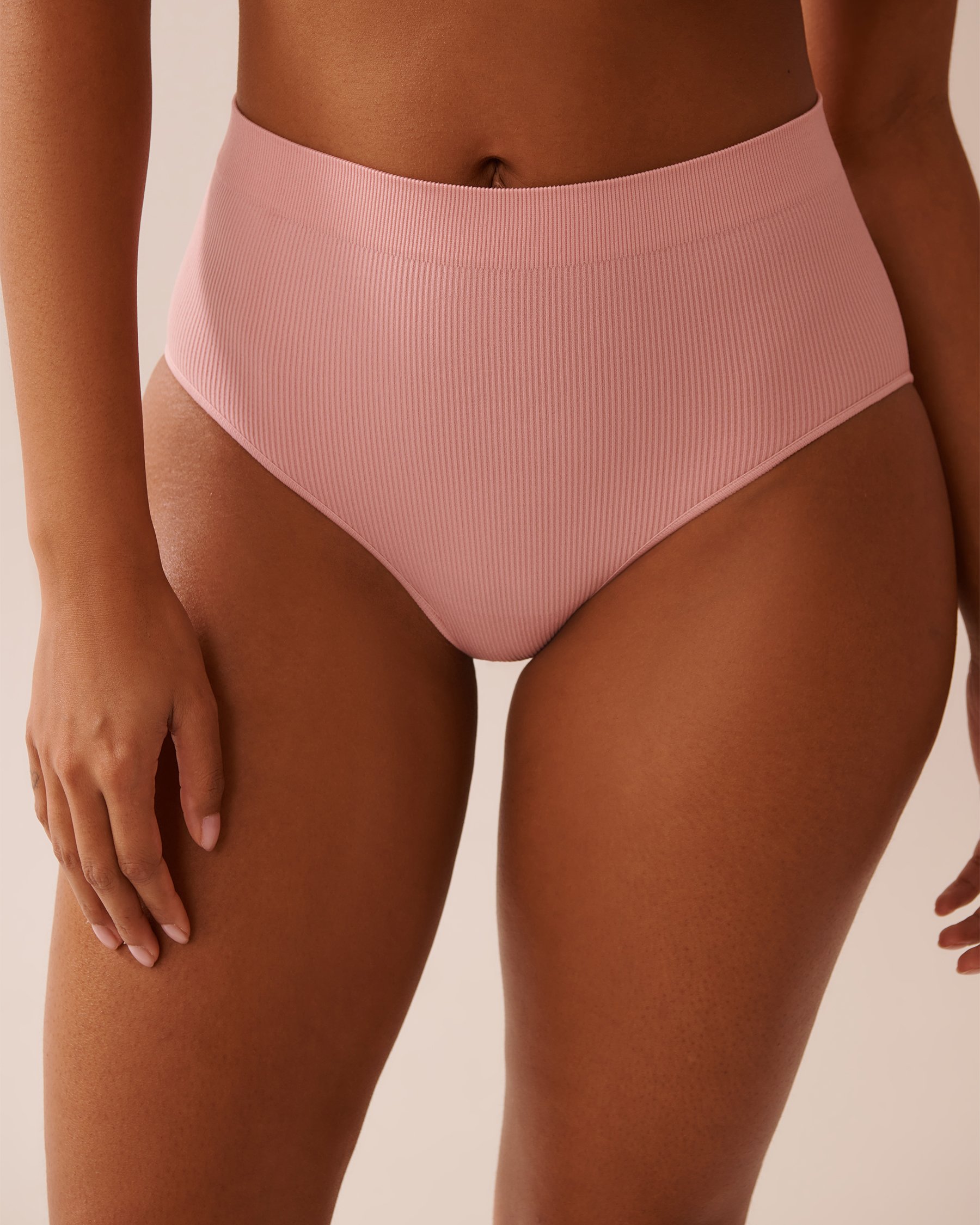 LA VIE EN ROSE Seamless Fabric Ribbed High Waist Bikini Panty Petal Pink 20200593 - View1