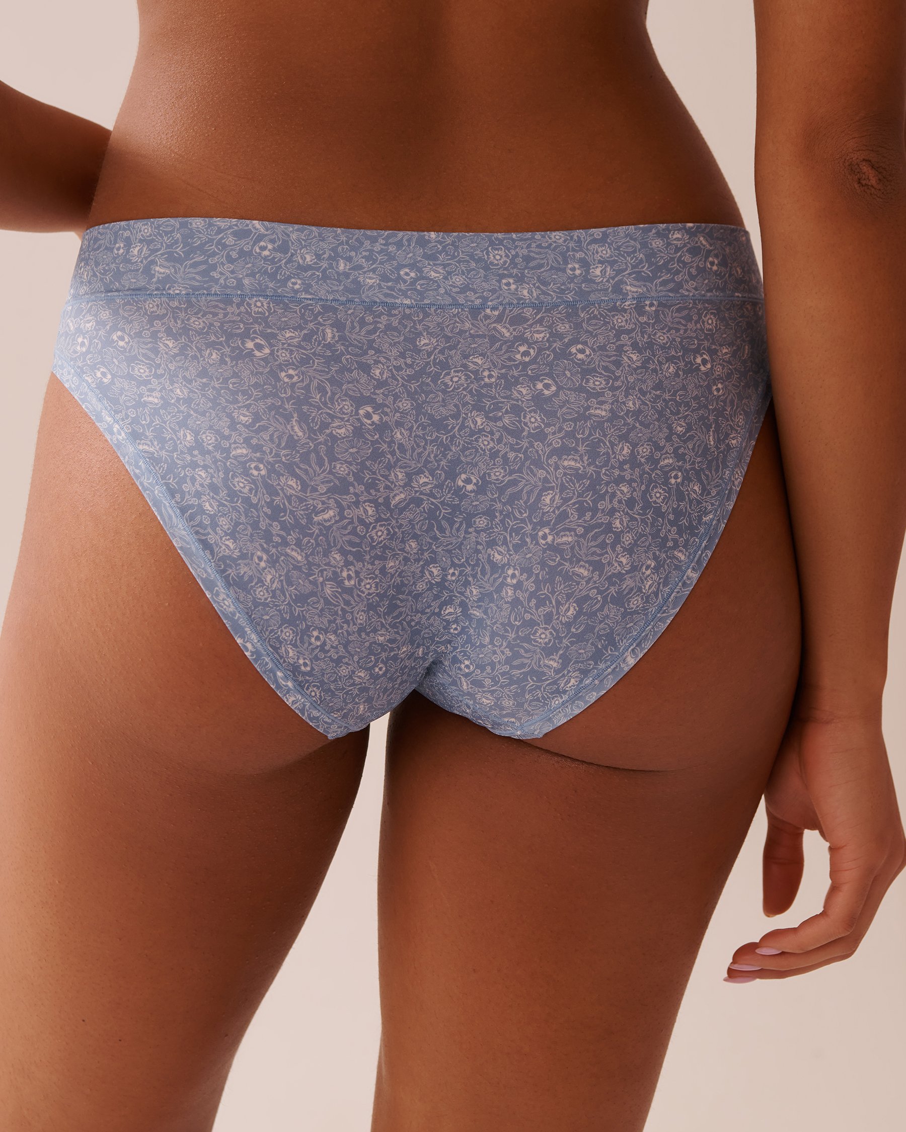 LA VIE EN ROSE Perfect Fit Bikini Panty Morning Dew 20200599 - View2