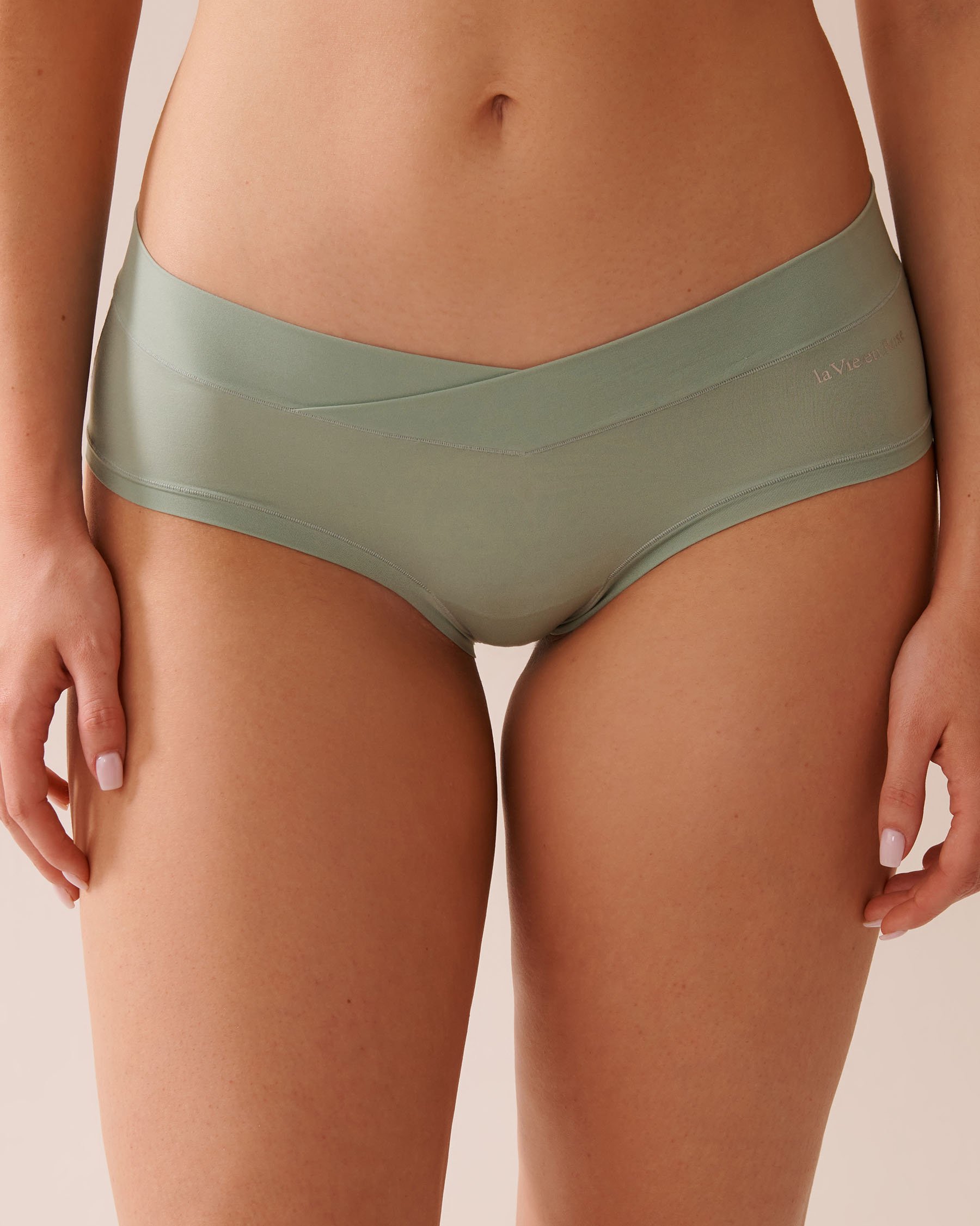LA VIE EN ROSE Perfect Fit Hiphugger Panty Sage Green 20200600 - View1