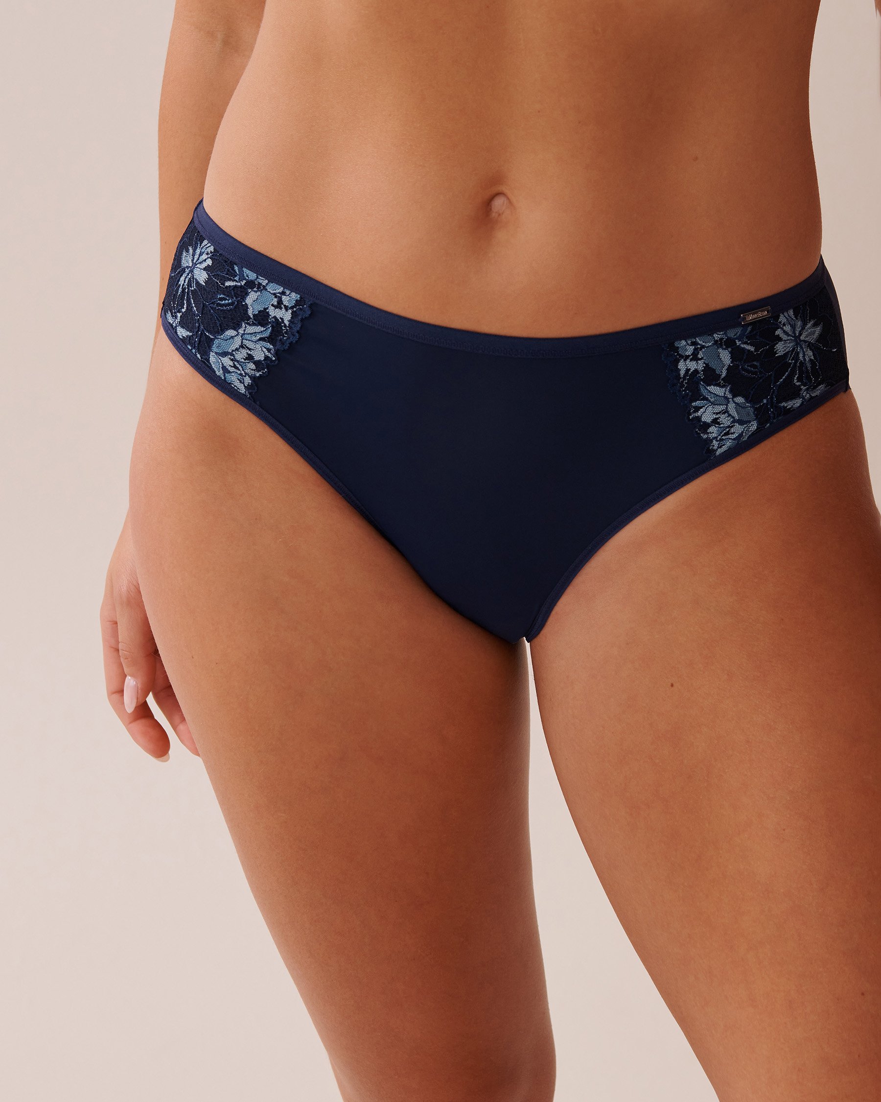 LA VIE EN ROSE Culotte bikini microfibre et dentelle dos lisse Bleu marine 20300389 - Voir1
