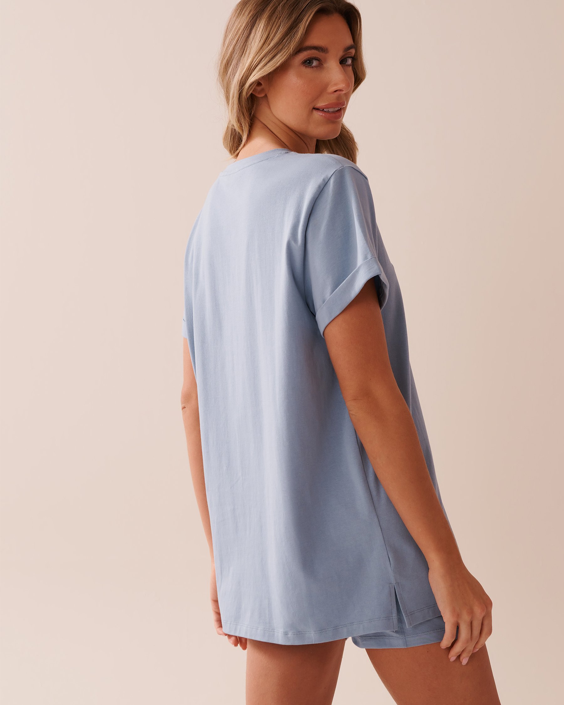 LA VIE EN ROSE T-shirt en coton à poche Bleu nuage 40100698 - Voir2