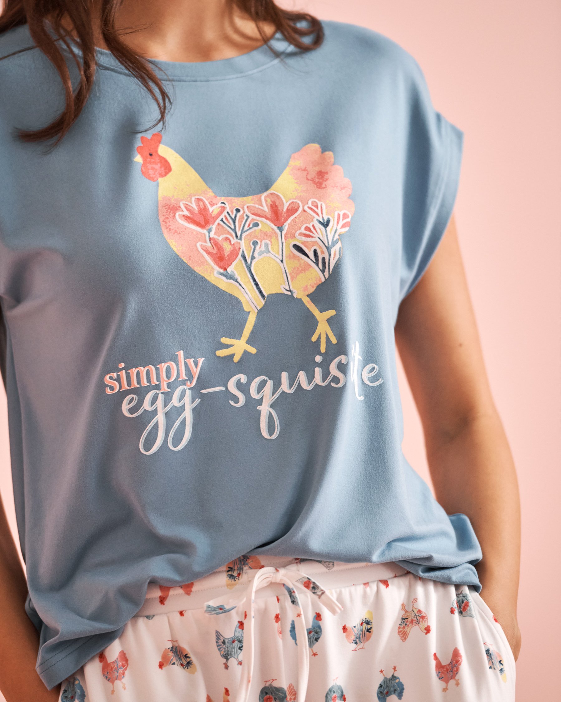 LA VIE EN ROSE Chicken Print Super Soft T-shirt Cloud Blue 40100710 - View1