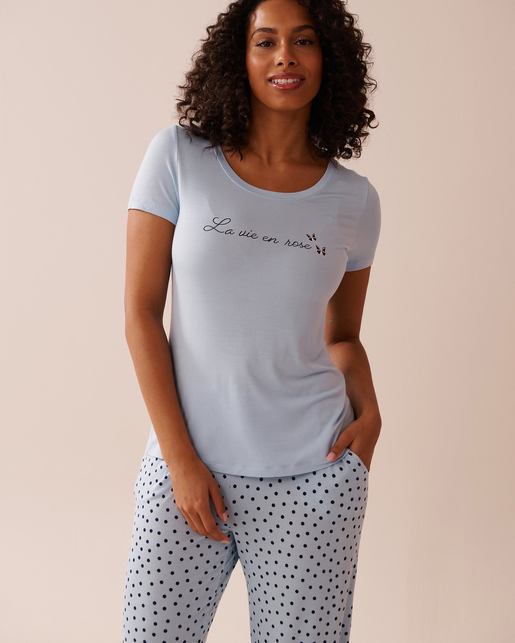 LA VIE EN ROSE Chandail manches courtes en jersey doux imprimé papillon Bleu ciel 40100719 - Voir1
