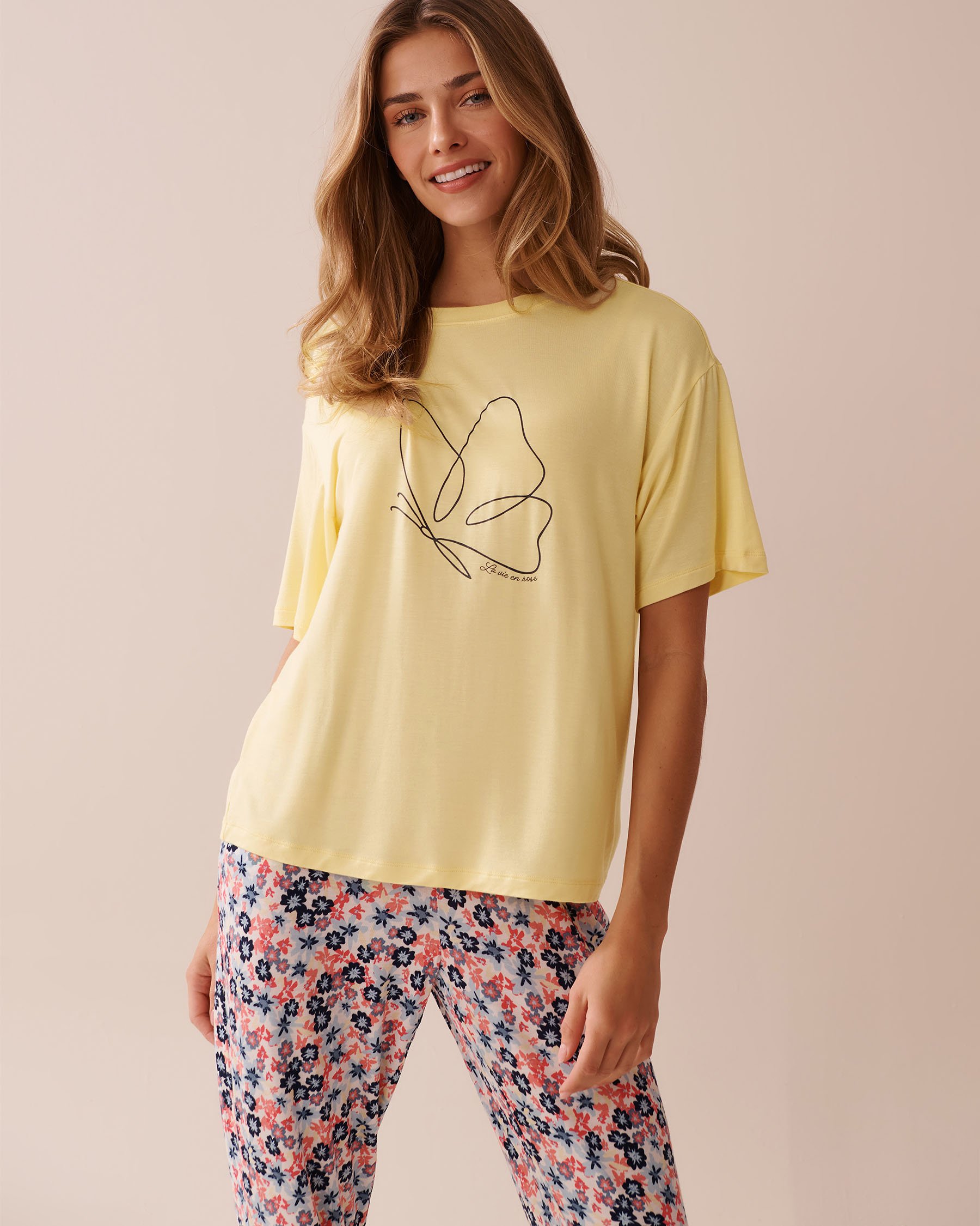 LA VIE EN ROSE Chandail manches courtes tombantes en jersey doux imprimé papillon Jaune citron 40100720 - View1