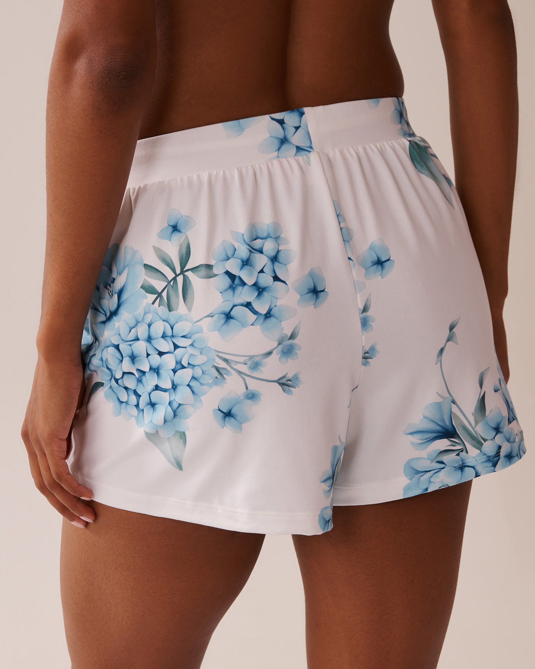 LA VIE EN ROSE Hydrangea Print Super Soft Pajama Shorts Blue Hydrangea Garden 40200695 - View2