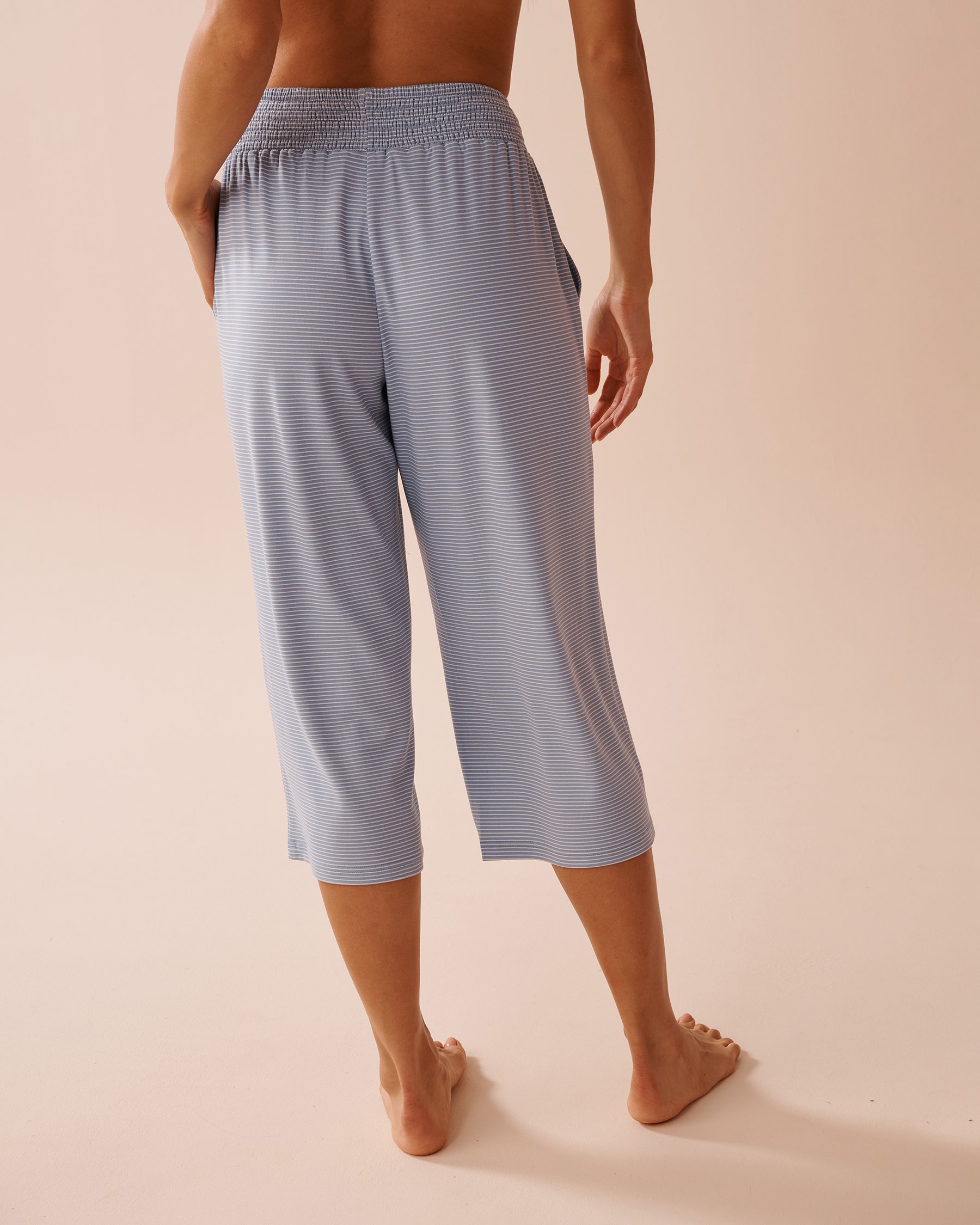 LA VIE EN ROSE Capri de pyjama ultra doux rayures bleues Rayures bleu nuage 40200697 - Voir2